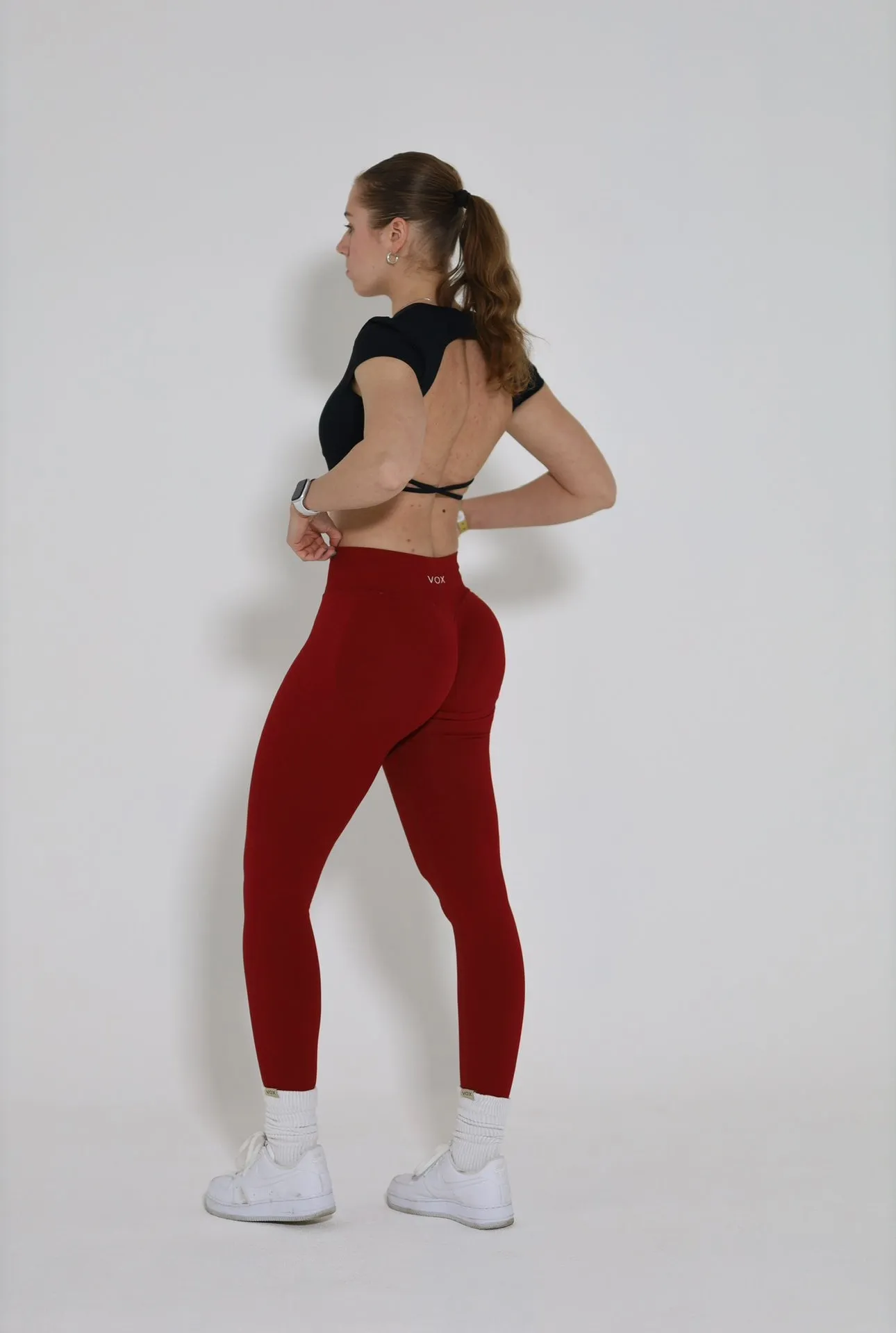 Moisture Management Essential leggings in Cherry