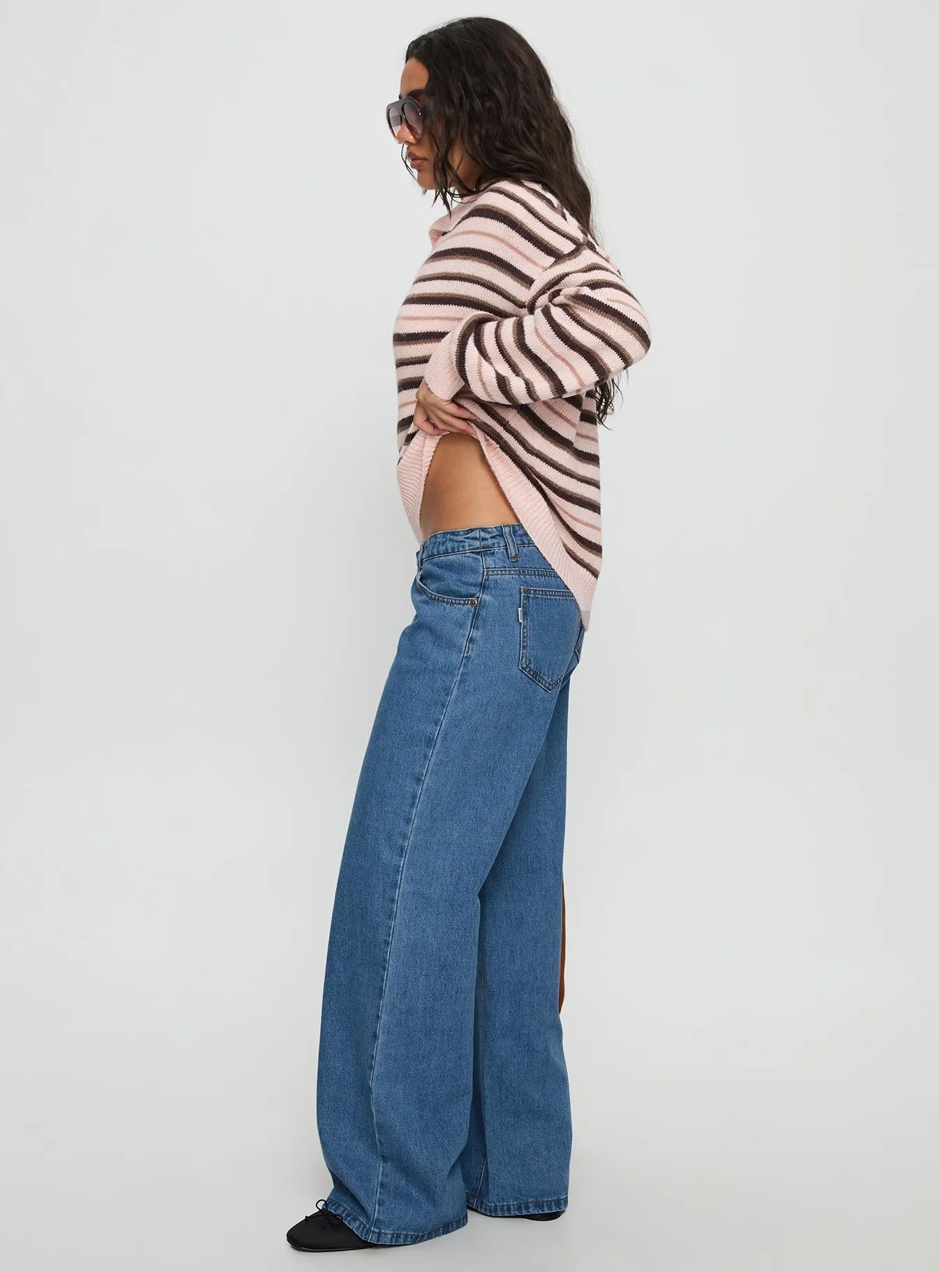Workday Outfit Slim Holiday Vibes Teen Outfit Highlands Low Rise Wide Leg Jeans Mid Blue Wash