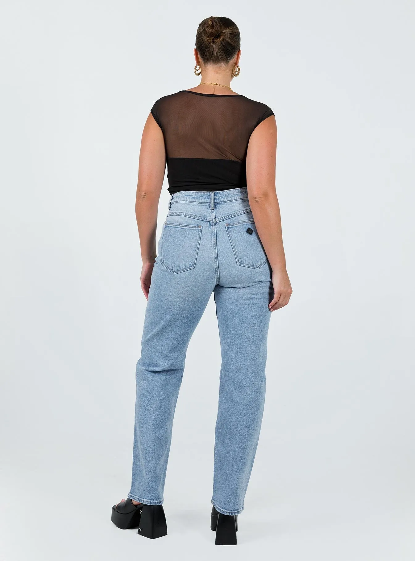 Any Time Wear Neutral Style Abrand 94 High Straight Hailey Light Wash Denim