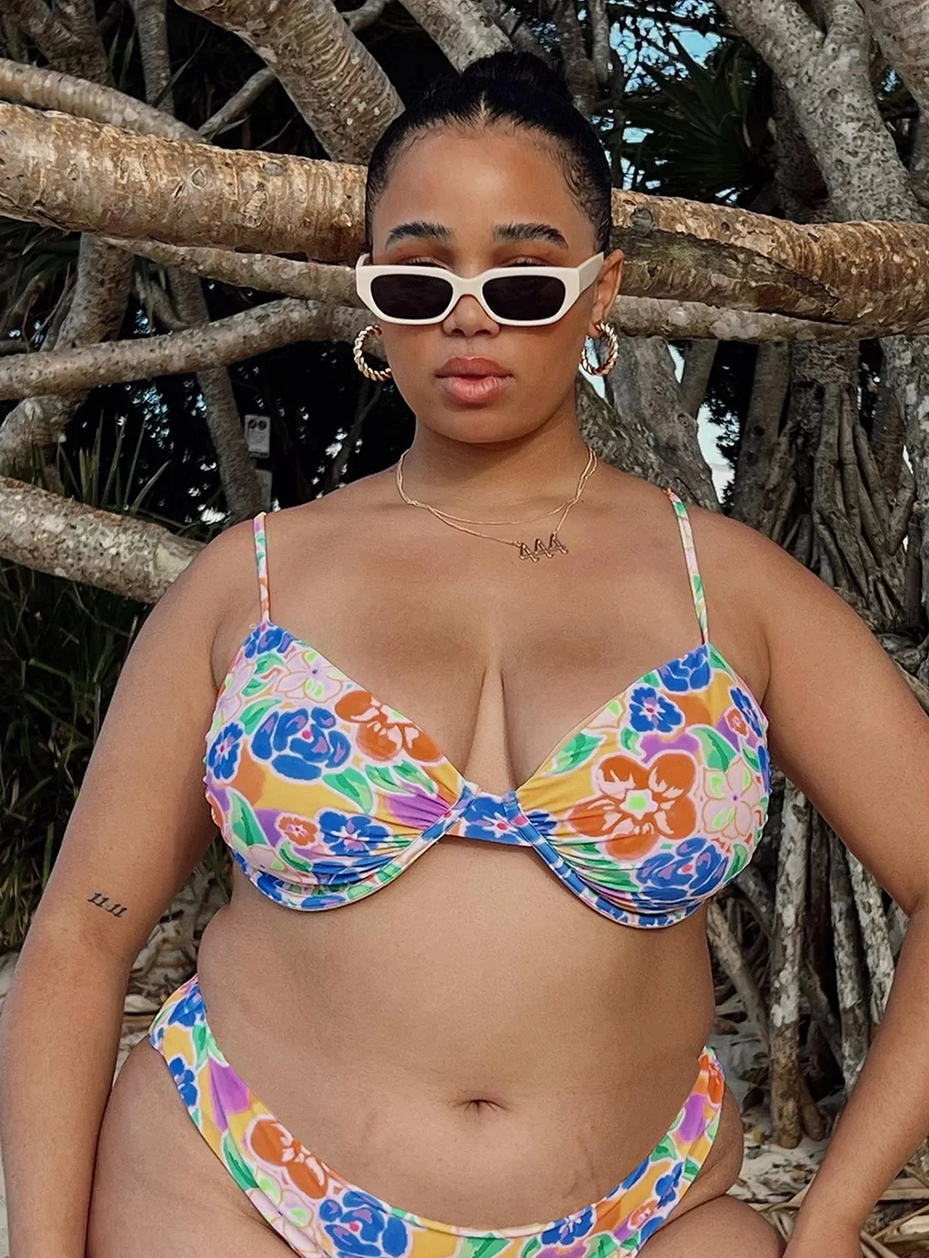 Ellie Bikini Top Multi Floral Curve Rash Guard Coating