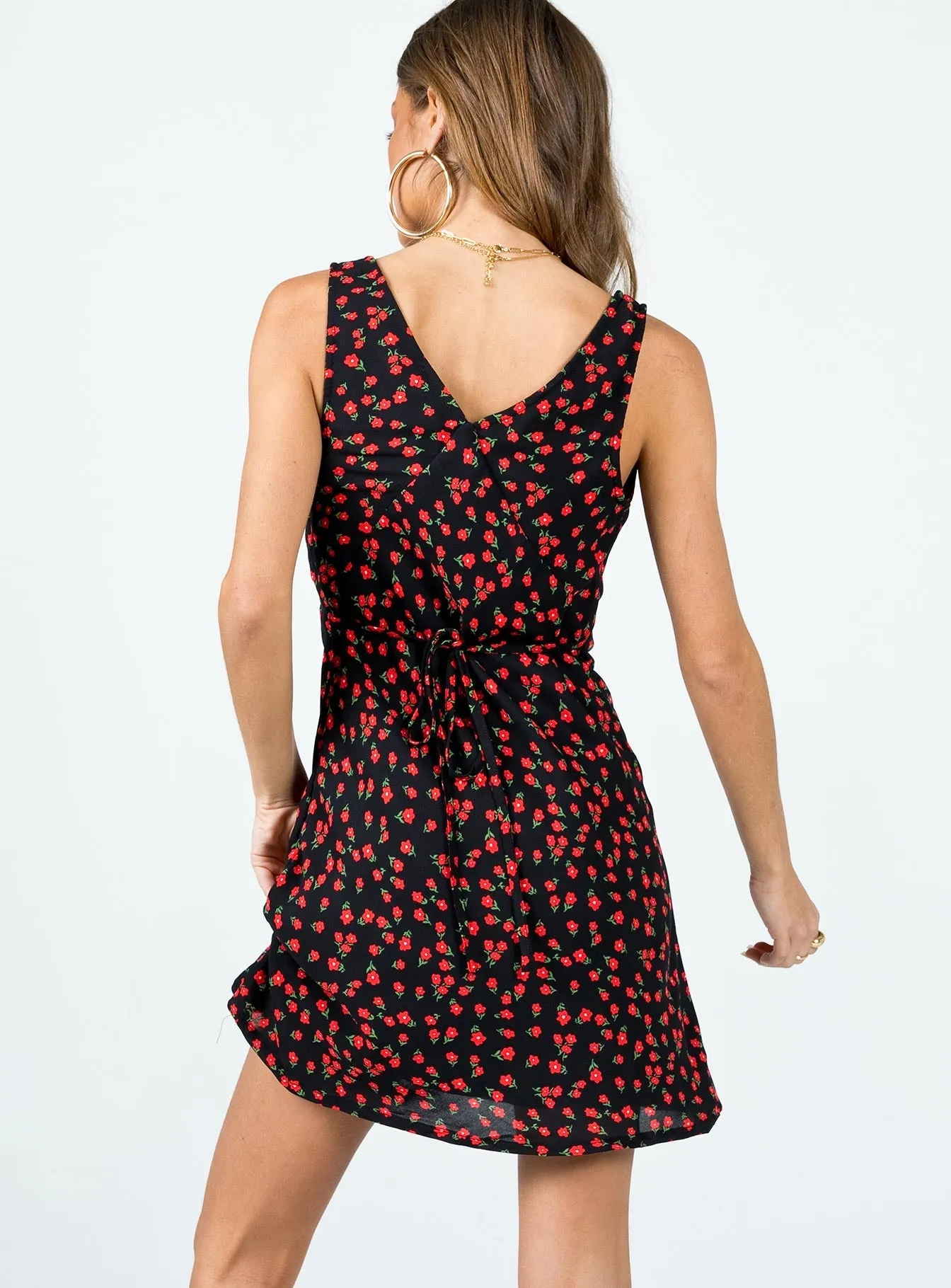 Casual day dress Scalloped Edge Detailing Nellie Mini Dress Black / Red Floral