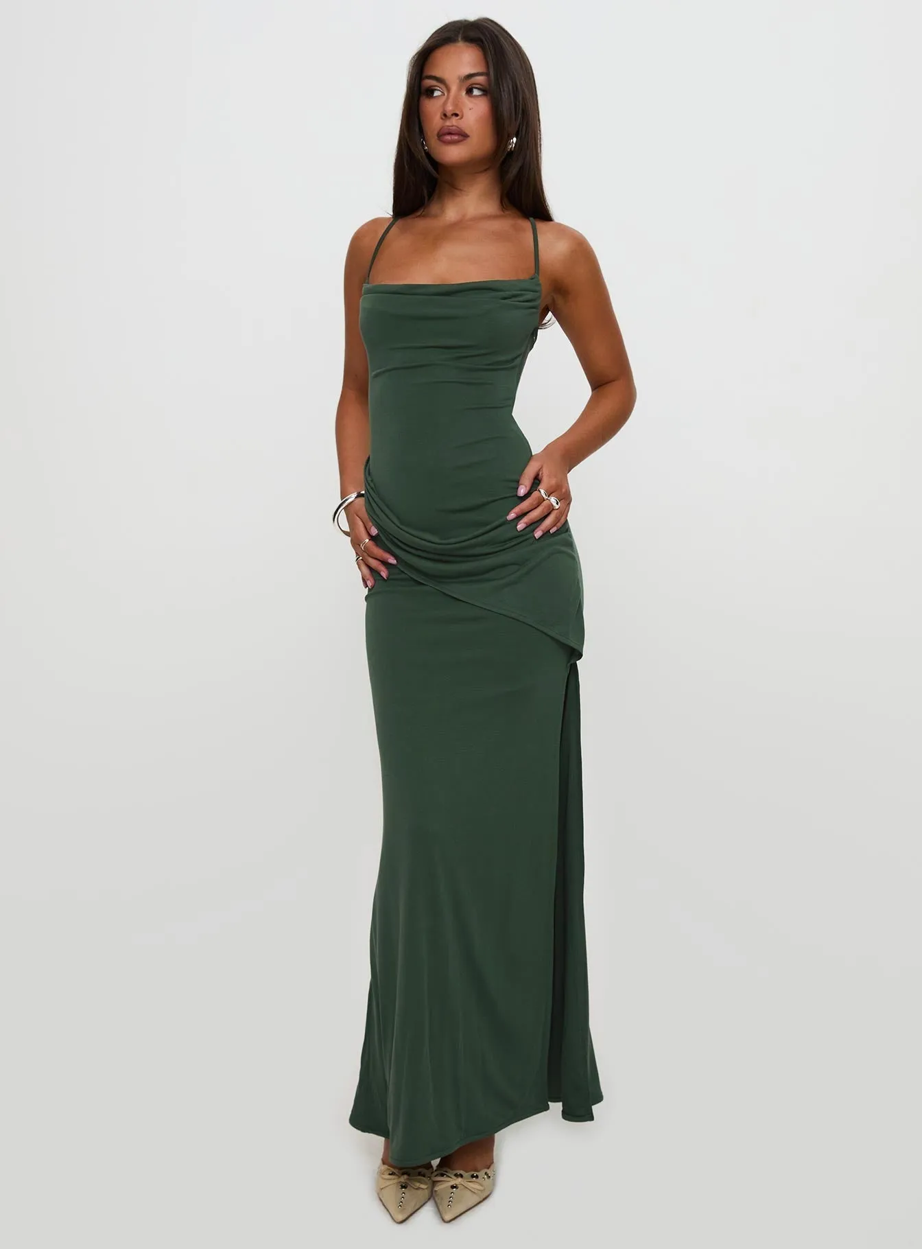 Designed with a simple yet elegant cut this dress works for both casual and formal occasions Free Walk Marchesi Maxi Dress Green