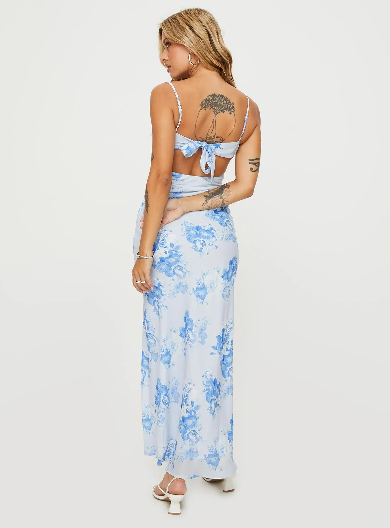 Agate Shine Hamri Maxi Dress White / Blue Floral