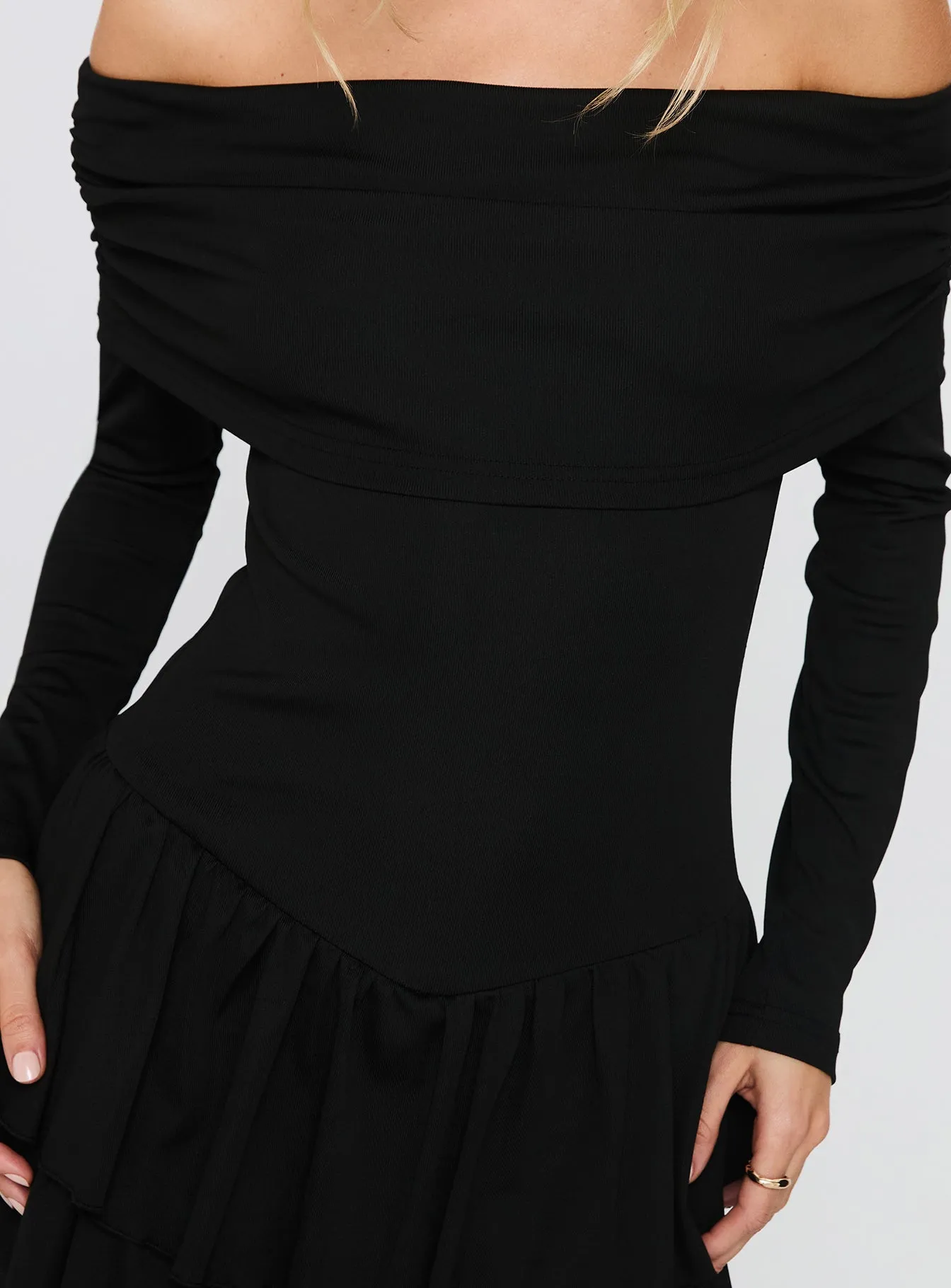 Runway Glow Feminine relaxed mini Wispy Off Shoulder Playsuit Black