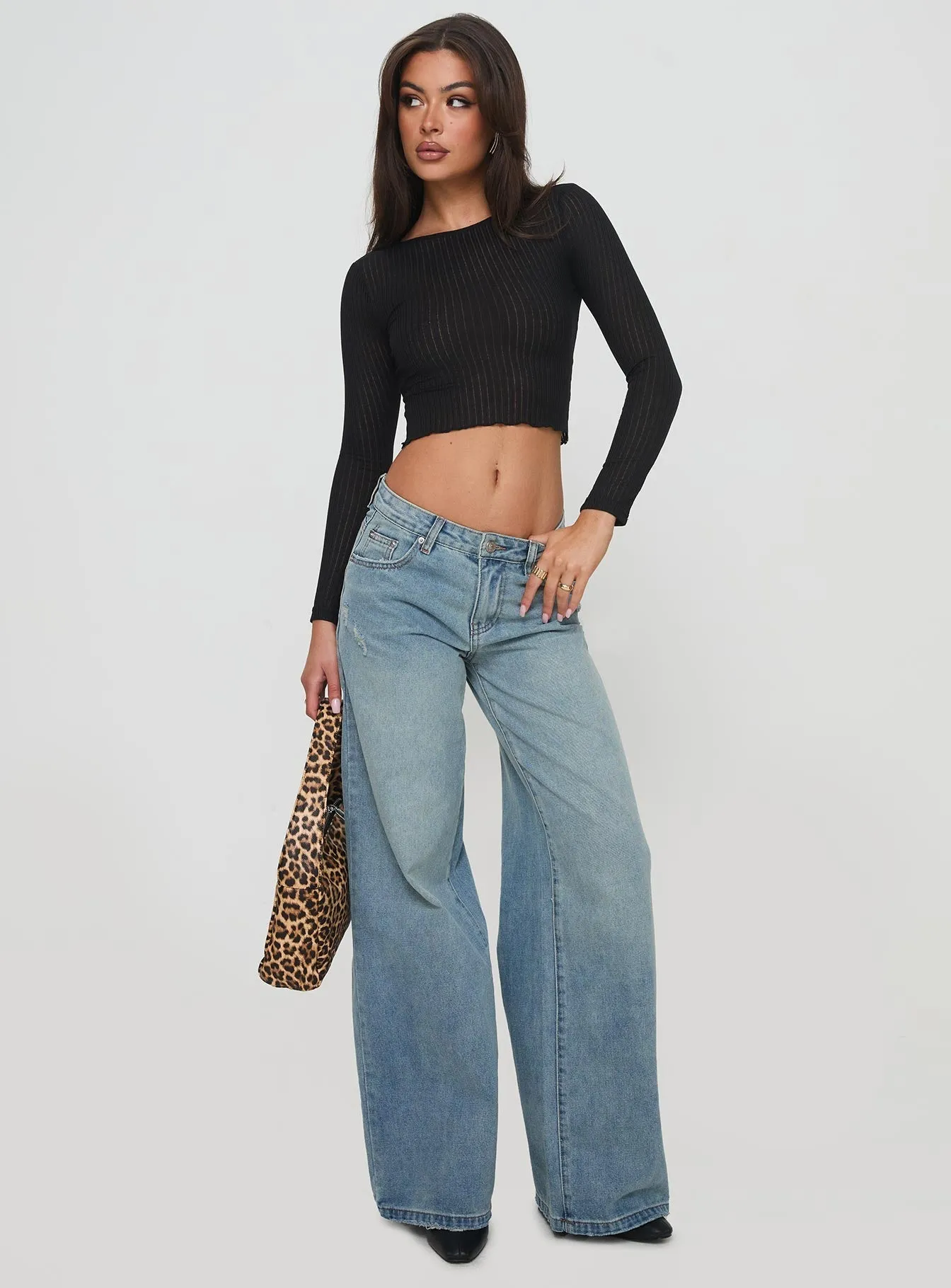 Sustainable Weekend Getaway Spring Mood Trendy Demie Mid Rise Wide Leg Jeans Light Blue Wash