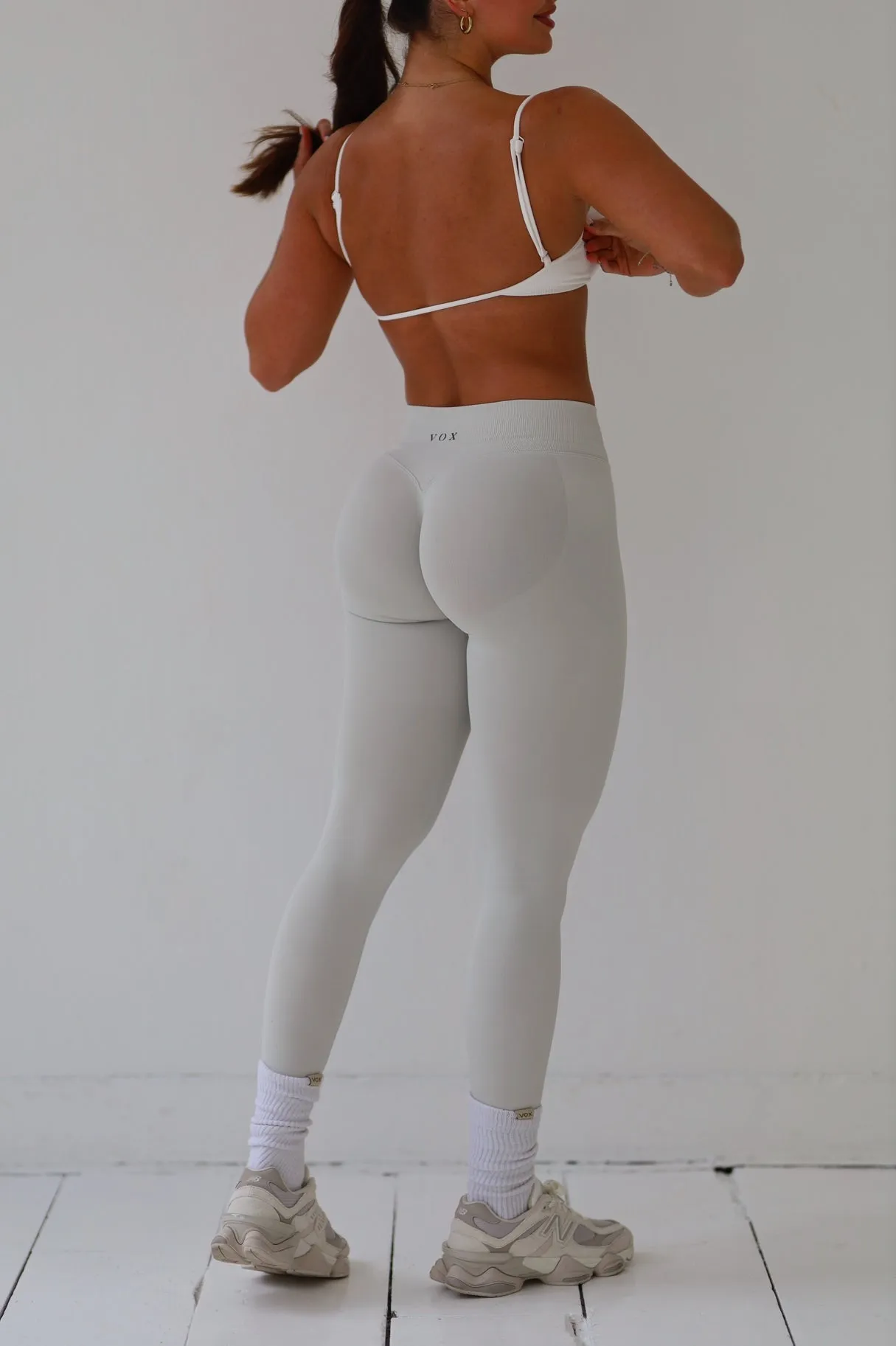Non Slip Grip Waistband Essential leggings in Kumo