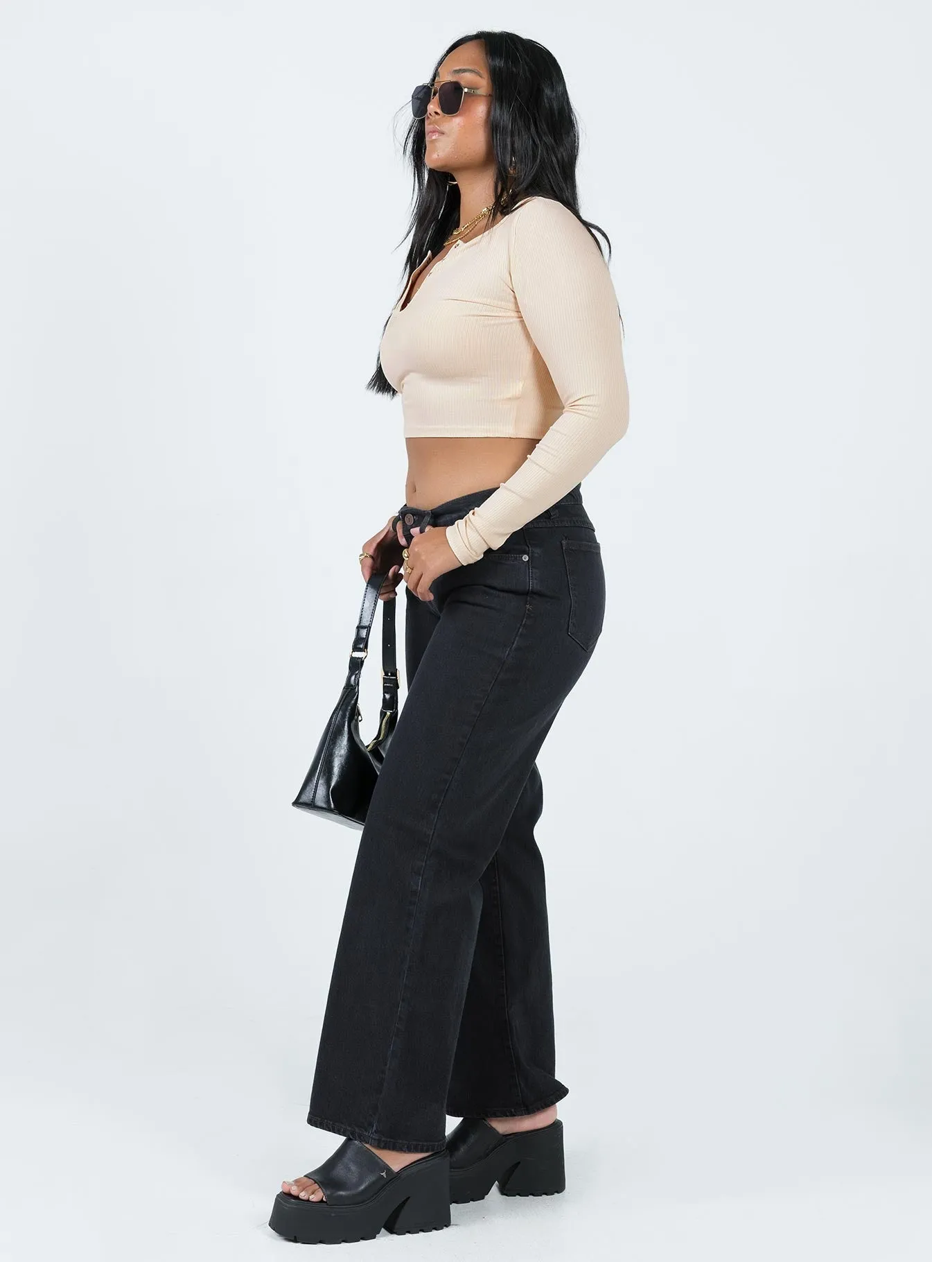 Abrand 99 Low & Wide Black Box All Season Fabric Weight