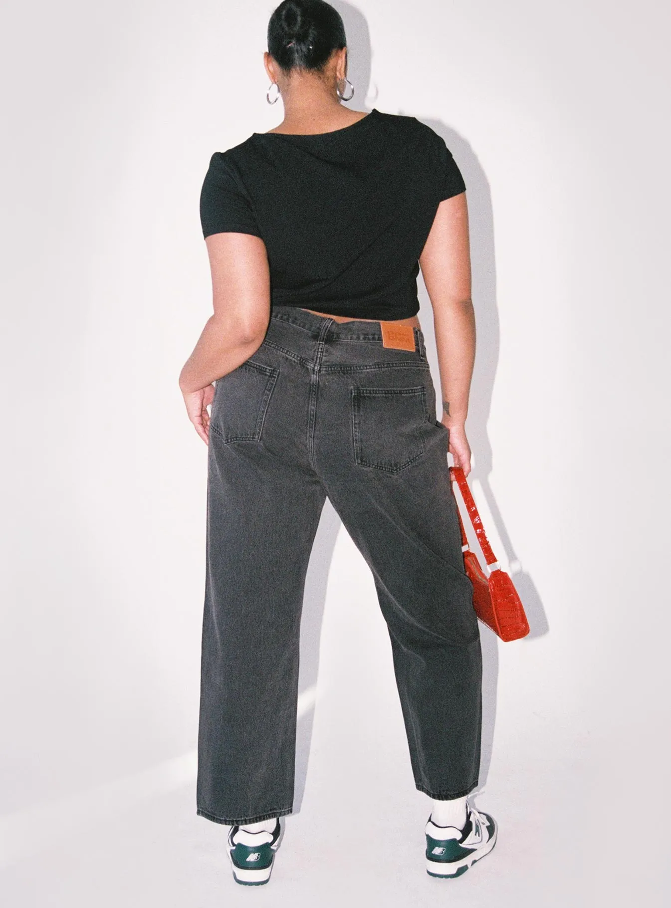 Weekend Style Smooth Holly Asymmetric Straight Leg Jean Black Denim Curve