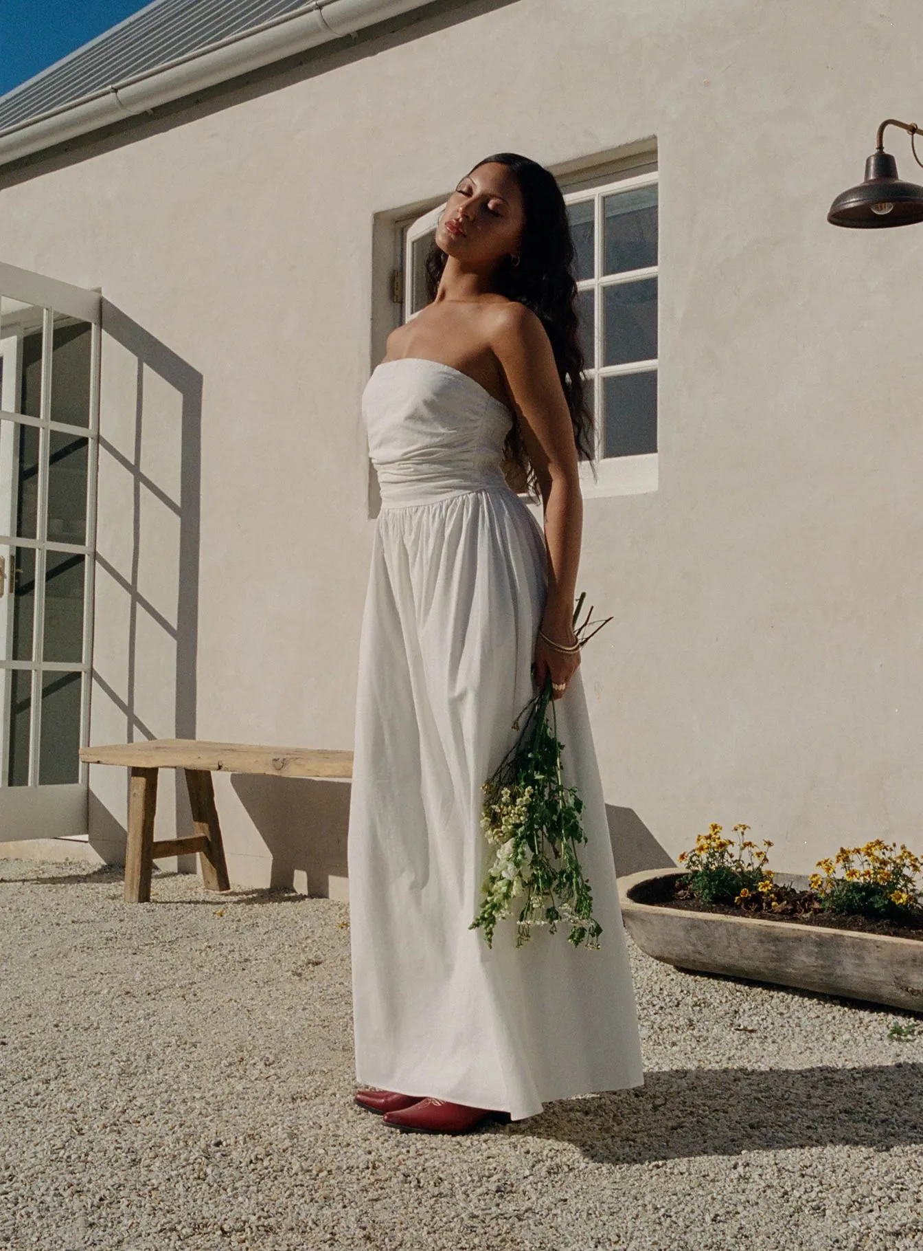 Nicia Strapless Maxi Dress White Fashionable bohemian maxi This maxi dress combines a relaxed fit with an elegant look for a versatile wardrobe piece