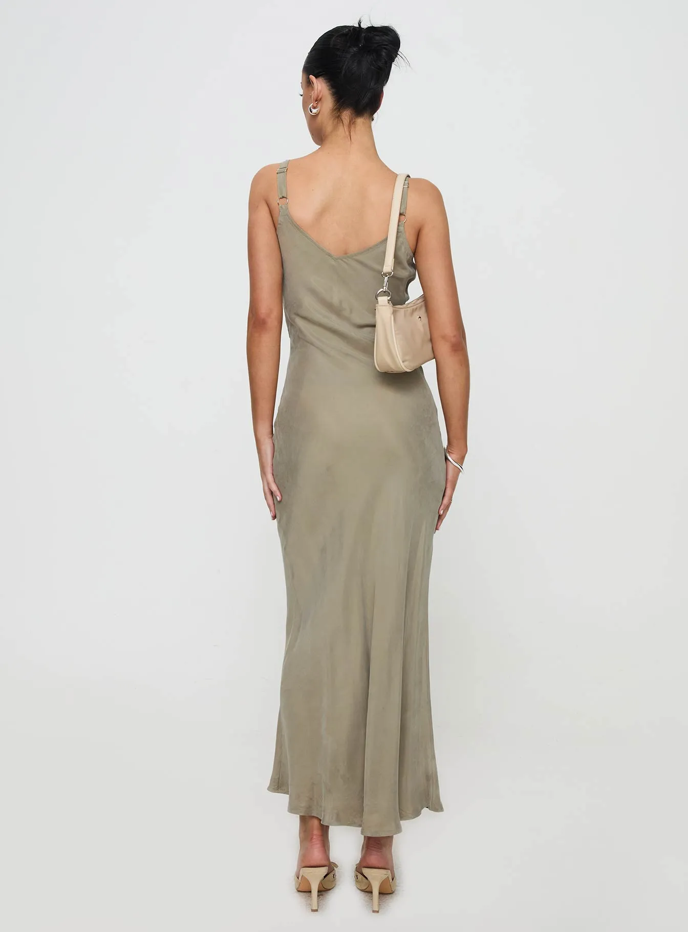Laurette Maxi Dress Sage This dress provides the perfect blend of comfort and sophistication for any occasion