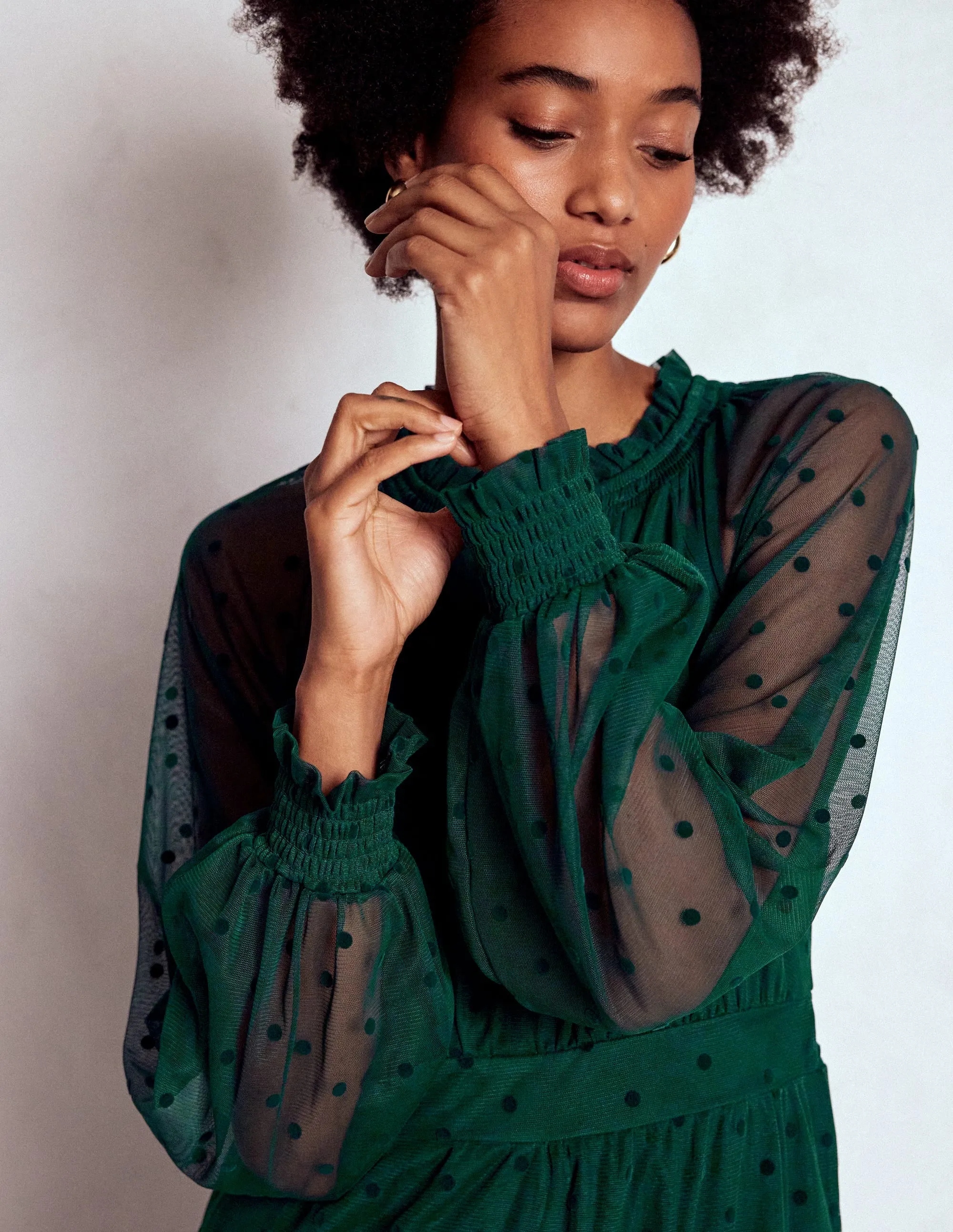 Island Mood Korean Vibe Lucille Tulle Midi Dress-Emerald Night