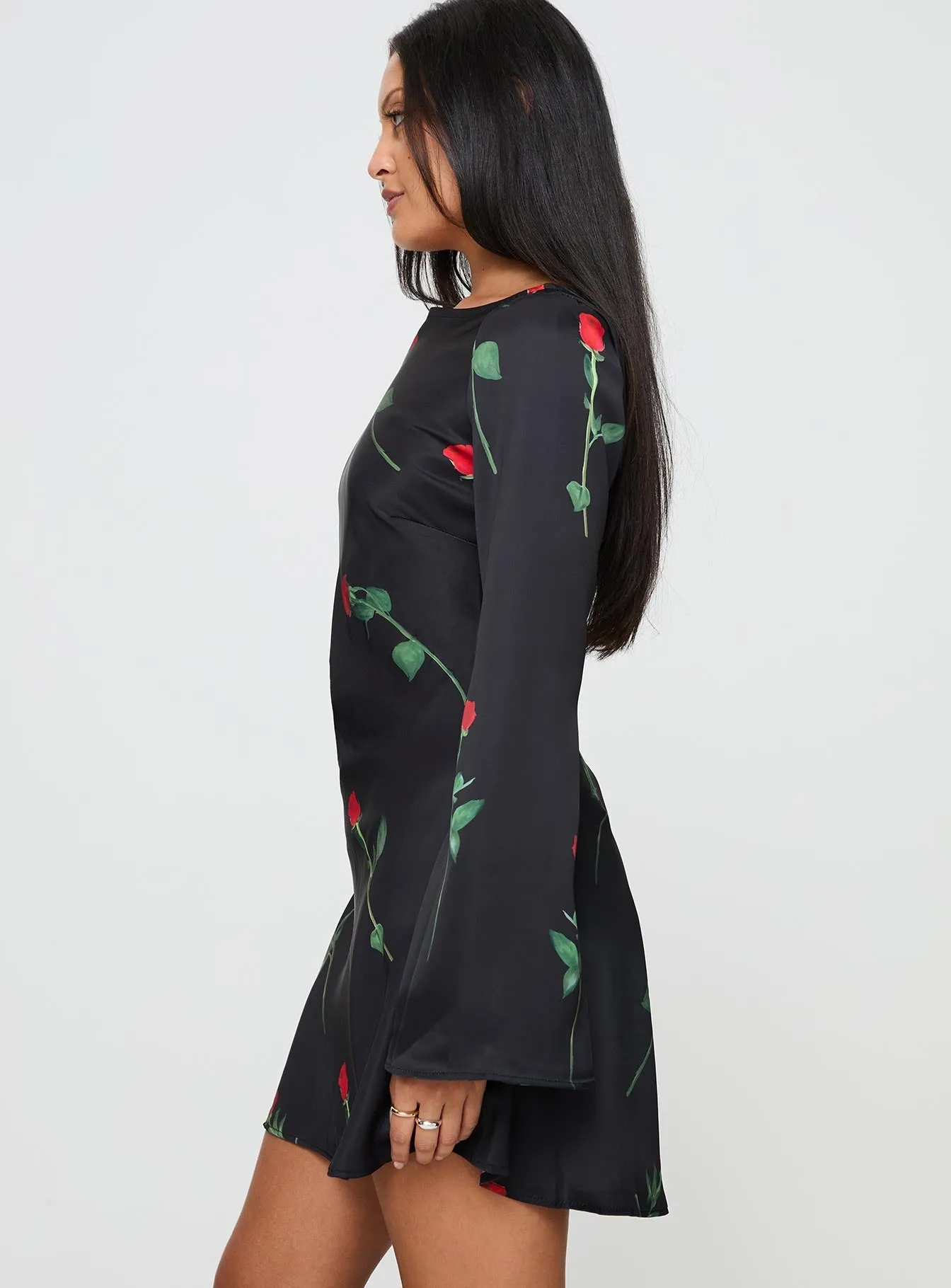 Heartfelt Long Sleeve Mini Dress Black Weekend Style Look