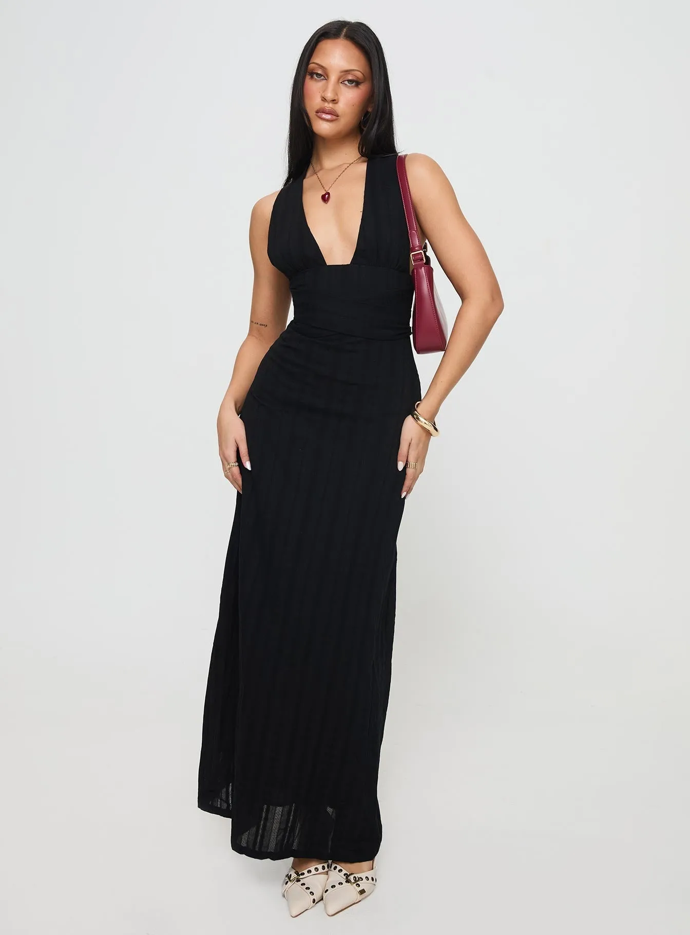 This dress is perfect for transitioning between seasons while still maintaining an elegant look Alsace Maxi Dress Black