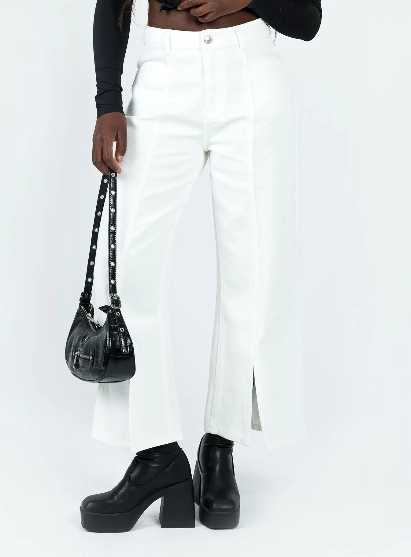 Soft Date Night Street Fashion Traveler Gear Morning Stroll Mackman Jeans White Denim