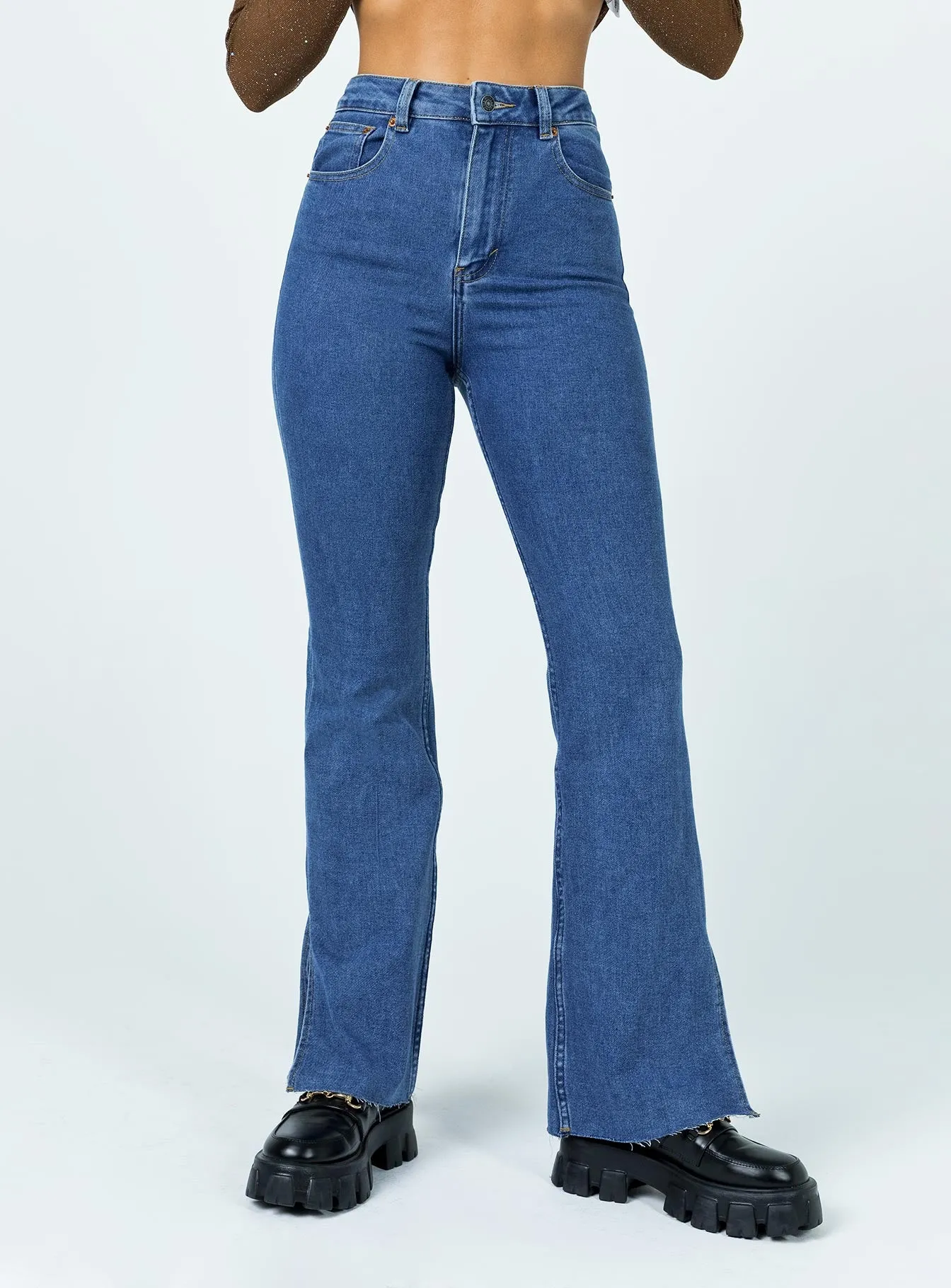 Favorite Basic Fashion Lover Outdoor Enthusiast Motel Split Bootleg Jeans Mid Wash