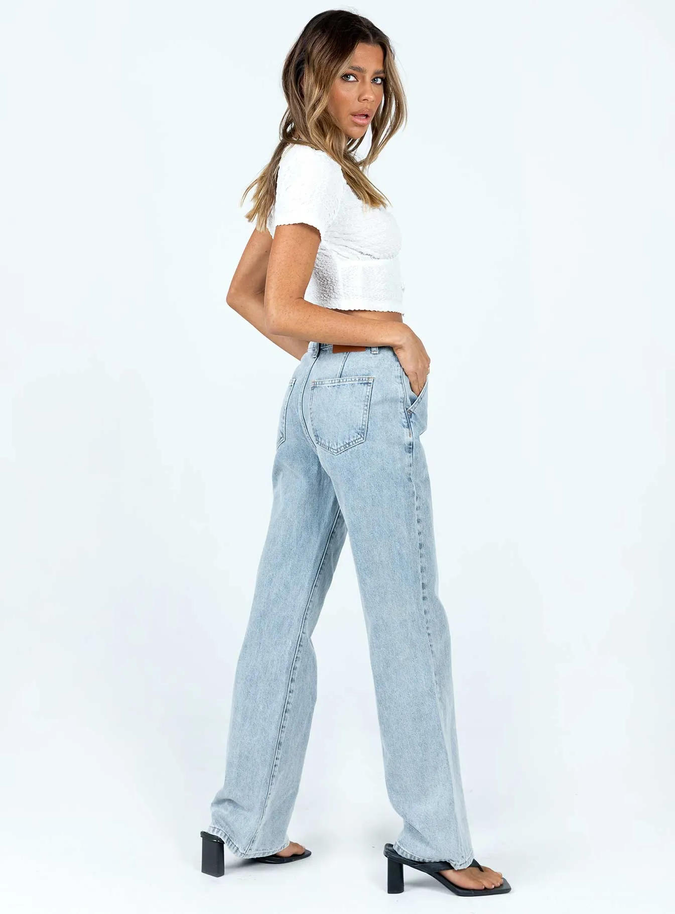 Tessa Straight Jeans Denim Picnic Style Creative Look Minimalist Style Traveler Gear Winter Warmth Smooth