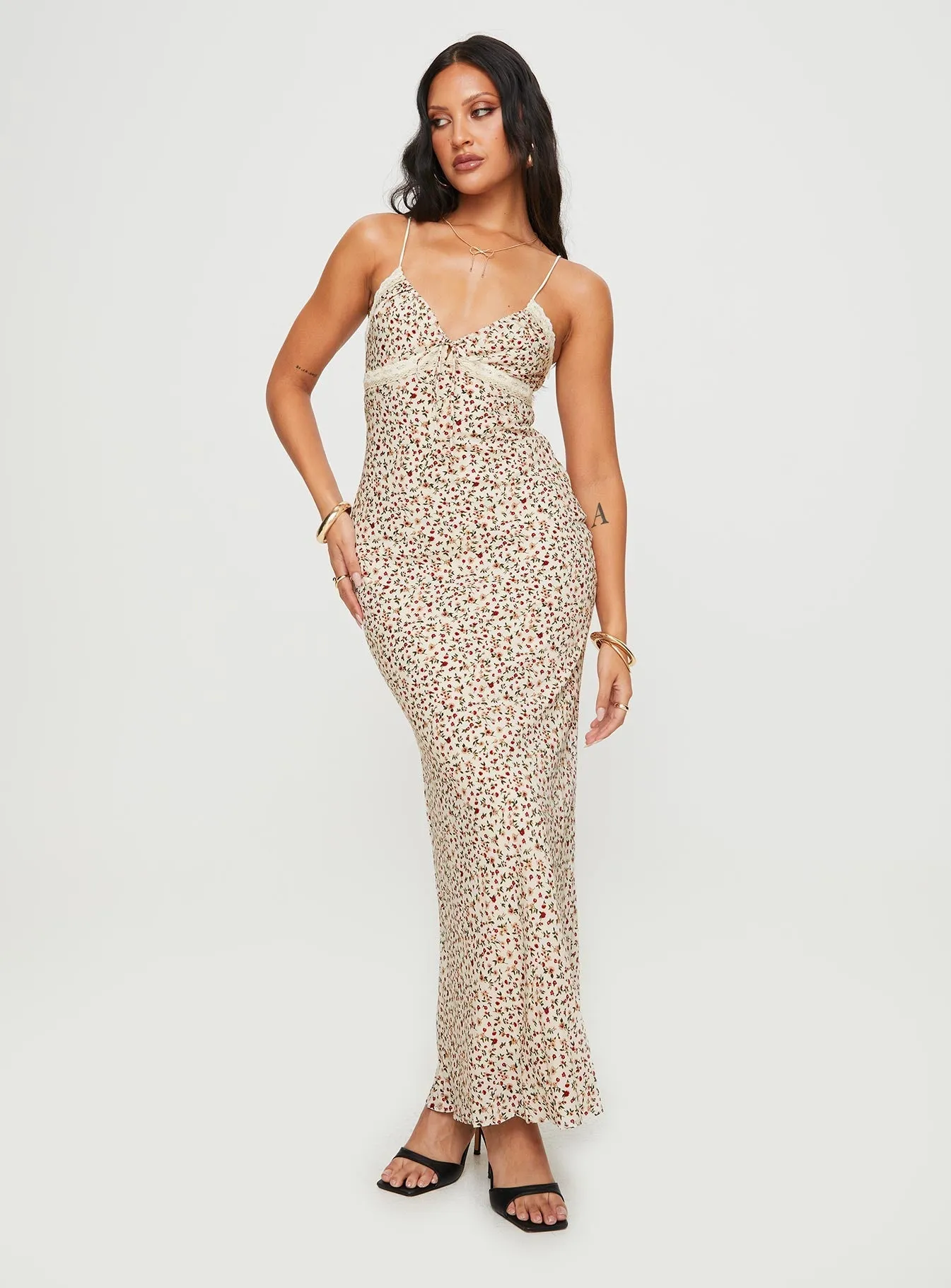 Emily Bias Cut Maxi Dress Floral The elegant design of this maxi dress adds a refined touch to your wardrobe without being overly complicated This dress is the ideal choice for those who want comfort and elegance in one garment