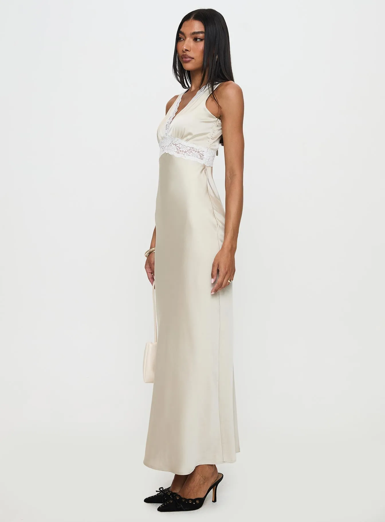 Star Trail The dress??s versatile design allows you to wear it for work, weekend outings, or evening events Persefonie Lace Maxi Dress Champagne