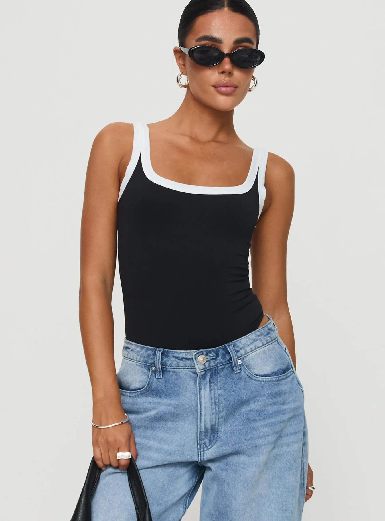 Astrea Bodysuit Black / White Smart Model