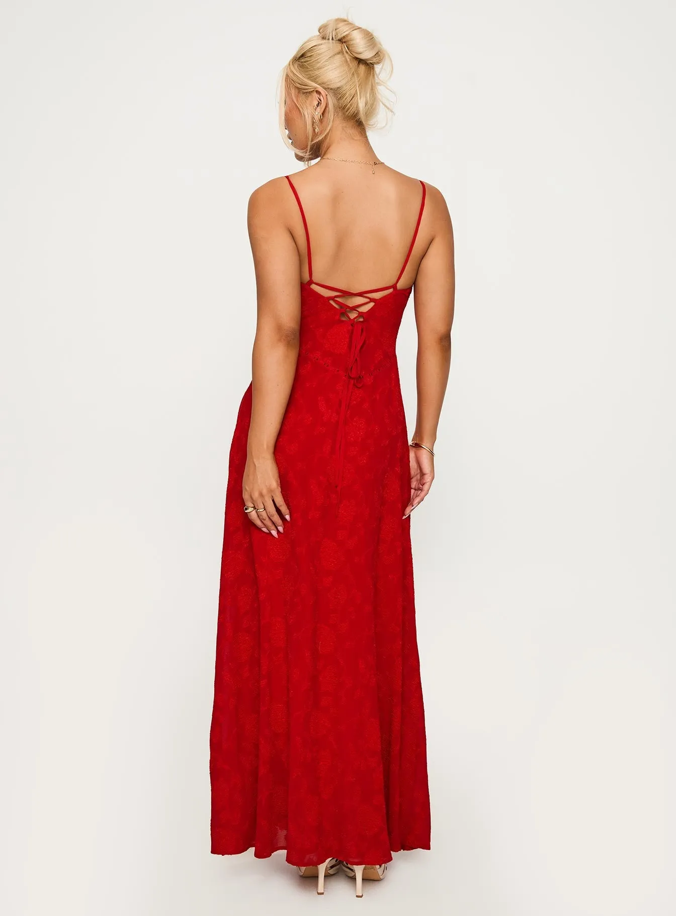 South Of France Maxi Dress Red With a classic and versatile design this dress works seamlessly with any accessories you choose Evening party maxi