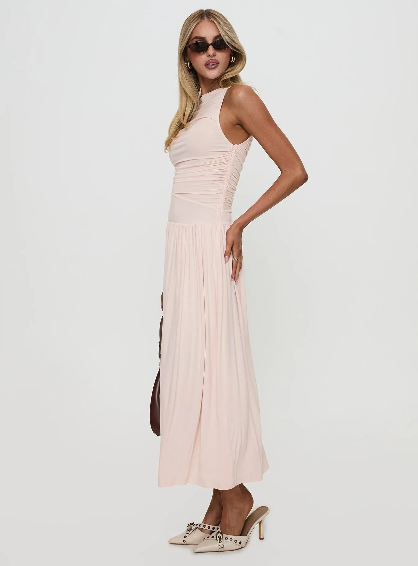 Azure Tide With its timeless design this dress is perfect for both casual and formal wear Reveur Ruched Maxi Dress Pink