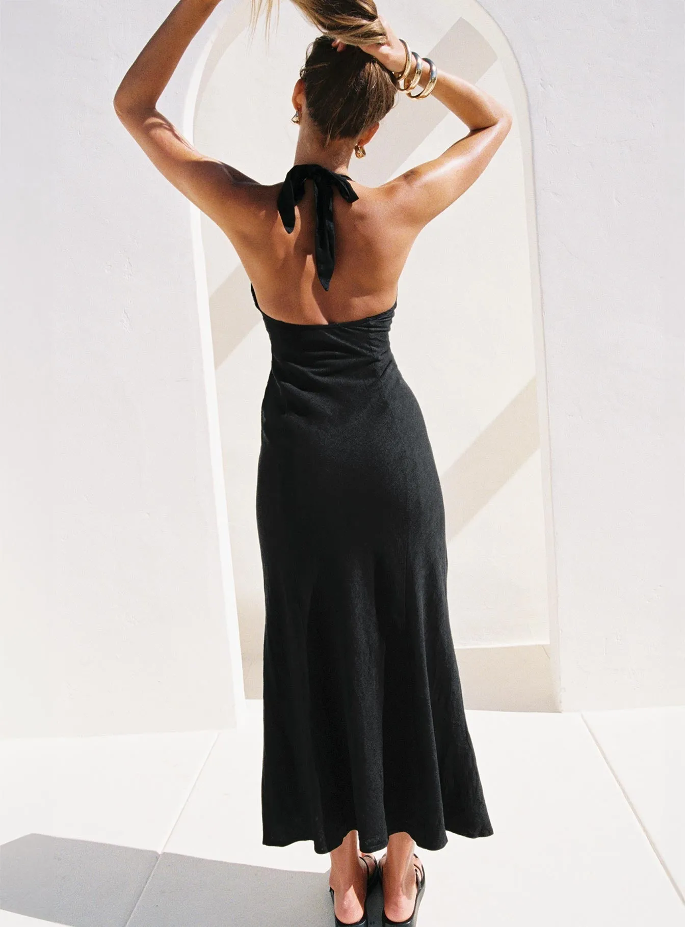 Salone Linen Halter Maxi Dress Black Fashionable long silhouette