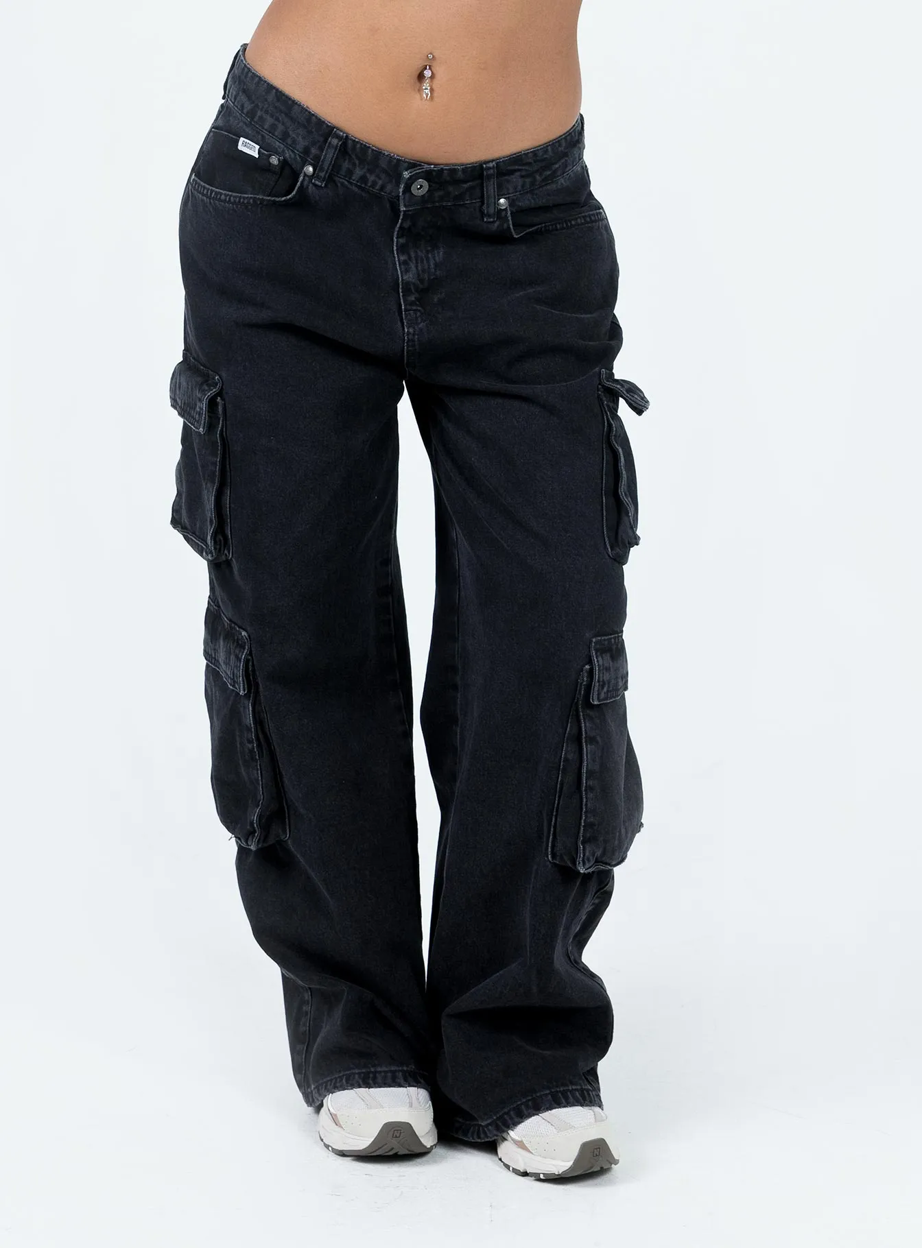 The Ragged Priest Black Combat Jeans Charcoal Chill Outfit Spring Mood Timeless casual