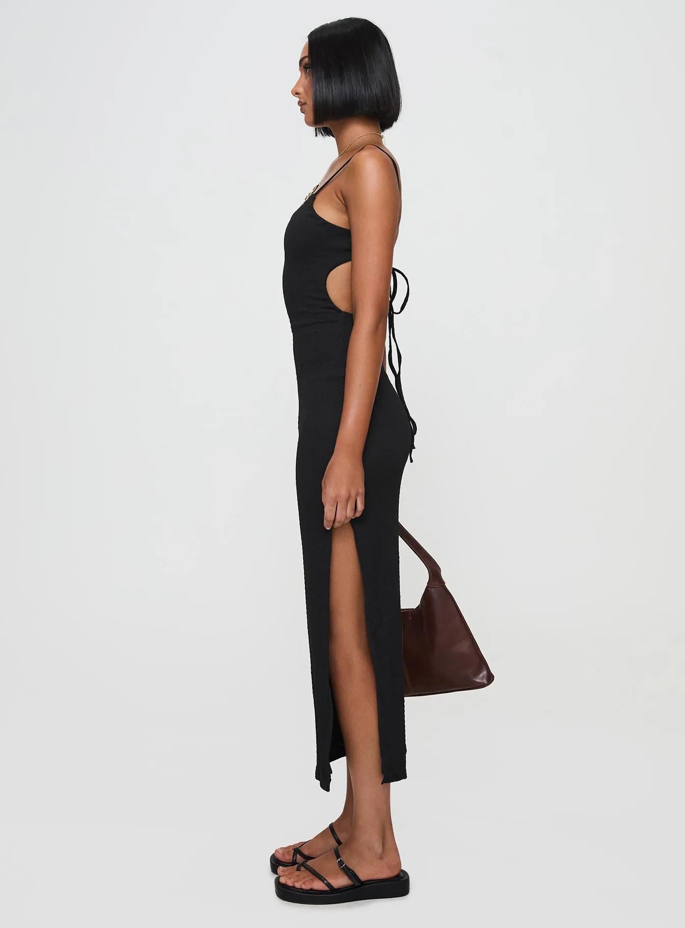 Elestria Maxi Dress Black Fold Glow