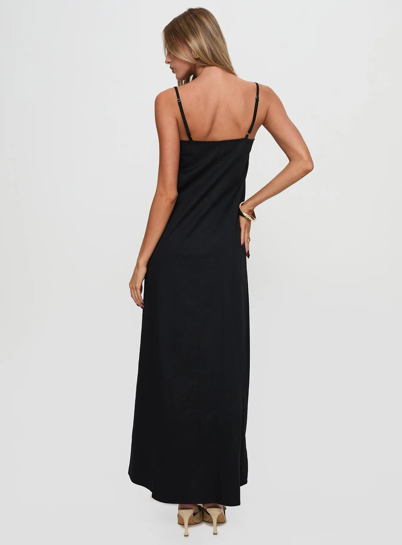 Belong Together Maxi Dress Black This dress features a classic design that works well for both day and night wear