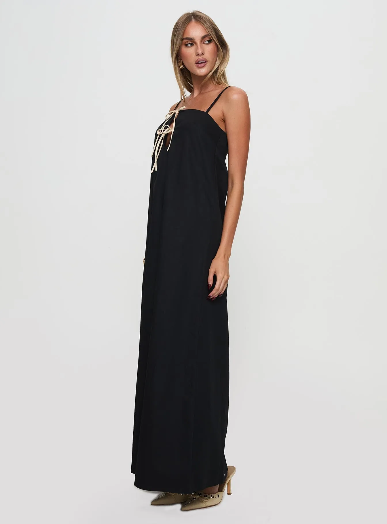 Belong Together Maxi Dress Black The flowing nature of this maxi dress ensures that you can move freely without sacrificing style