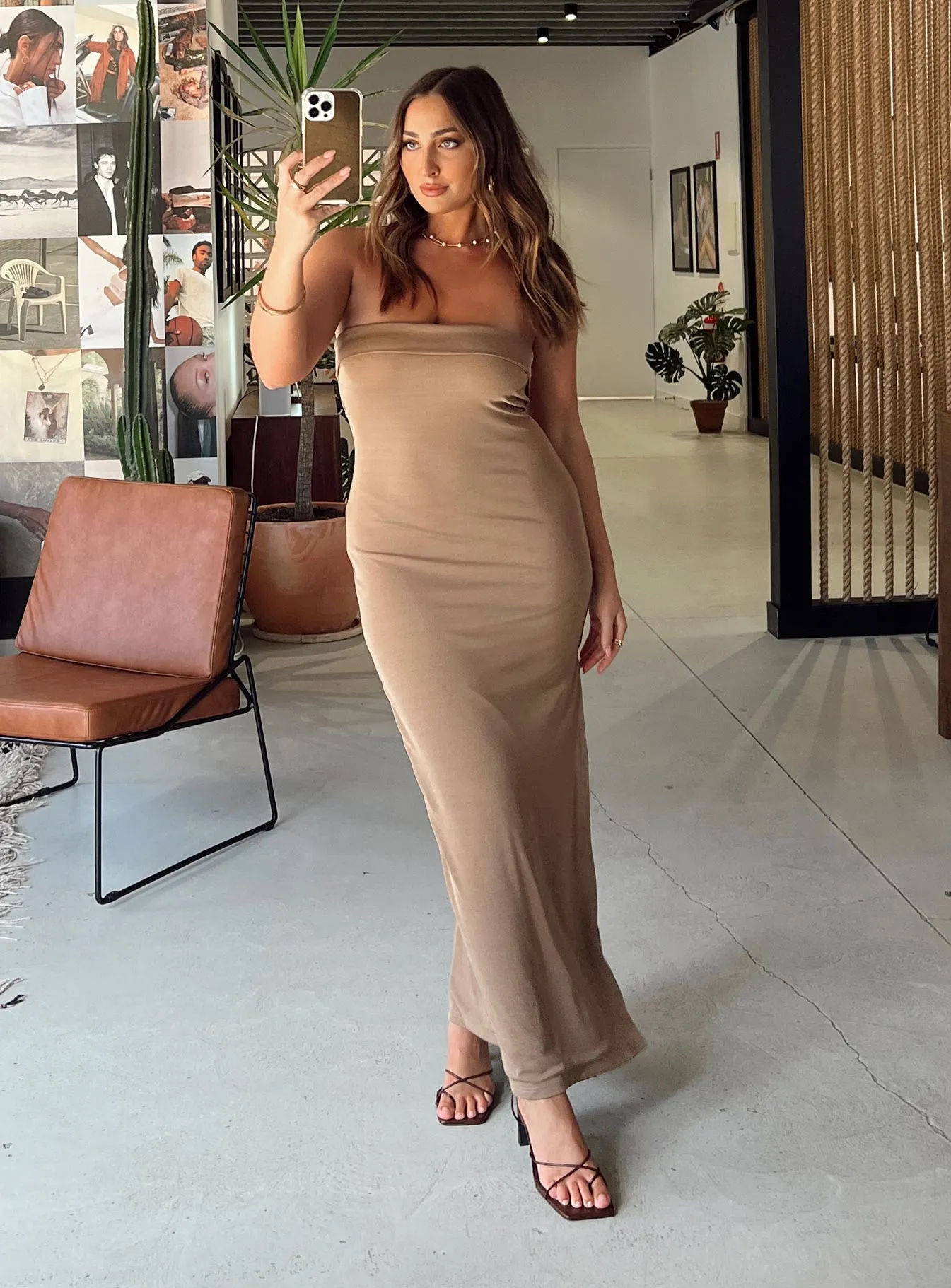 Ashington Maxi Dress Brown This dress offers a flattering fit that accentuates your shape without feeling tight