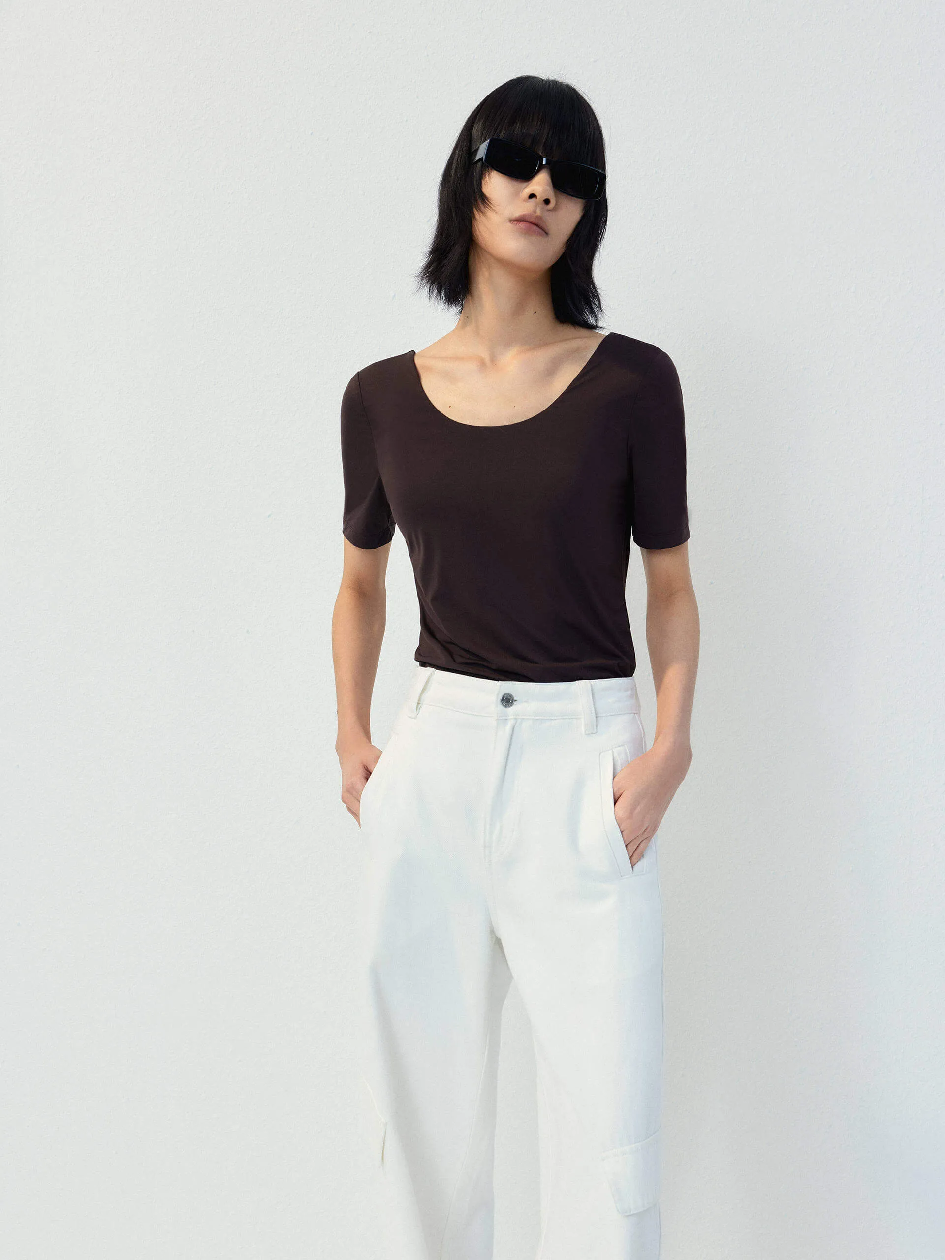 Deep Back Stretch T-shirt Flattering Fit