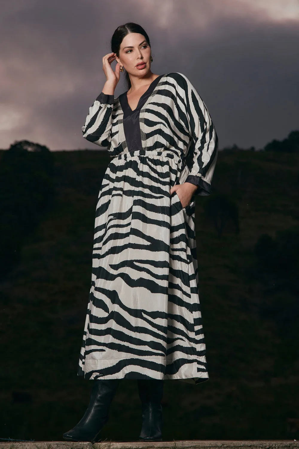 Boho Soul Mo Embroidered Kimono Dress in Bengal