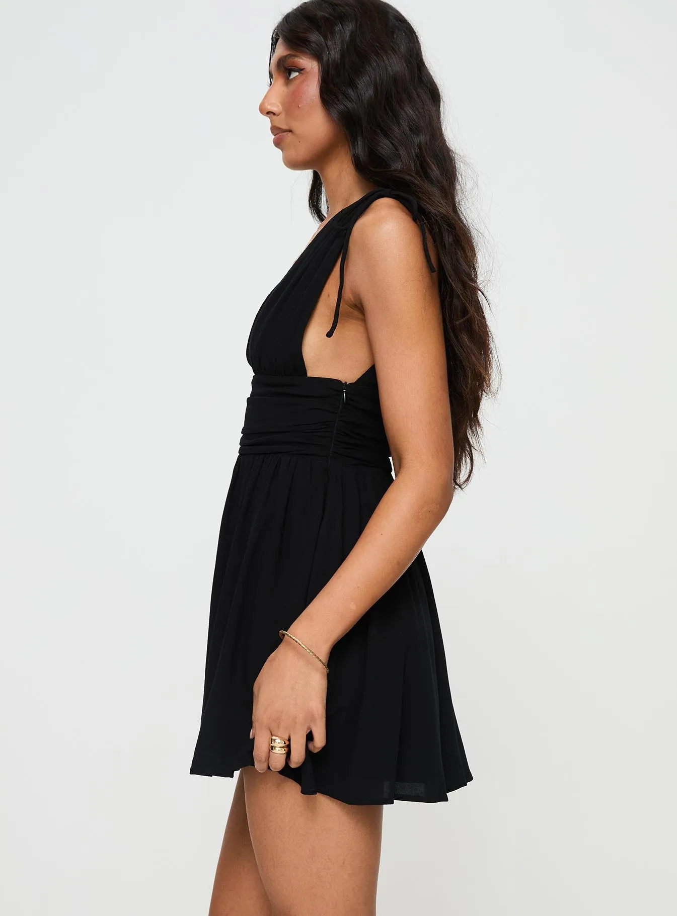 Stylish short-sleeve mini Madaline Mini Dress Black