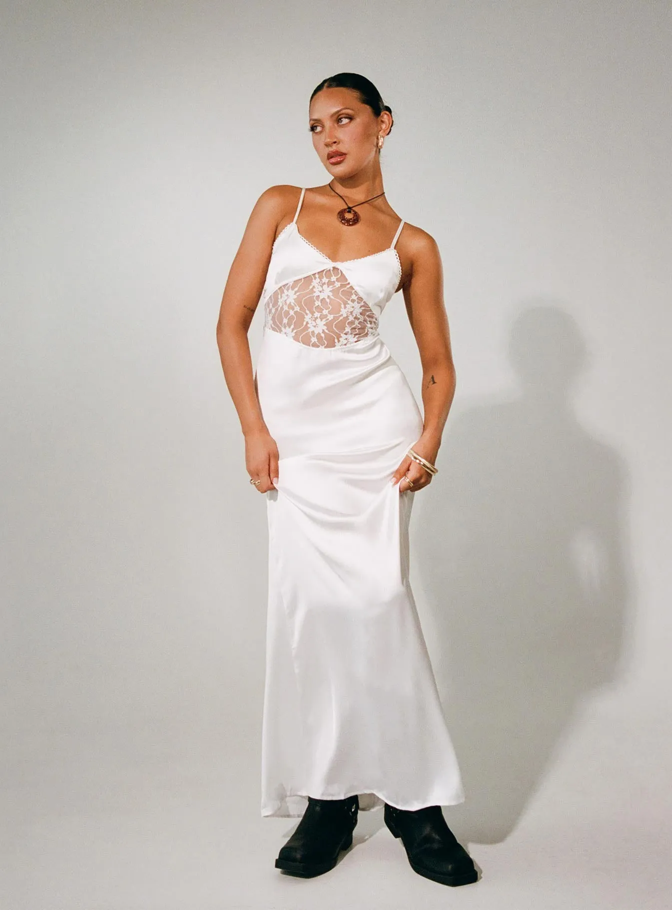 Garnet Shine Timeless and classic maxi Roselle Maxi Dress White