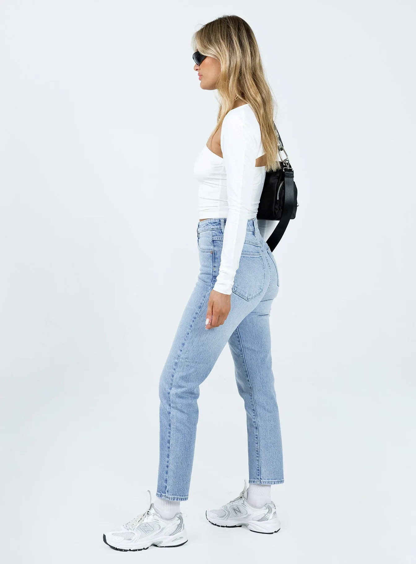 Sunny Vibes Vibrant Relaxed Style Winter Fashion Abrand 94 High Slim Madelyn  Light Wash Denim