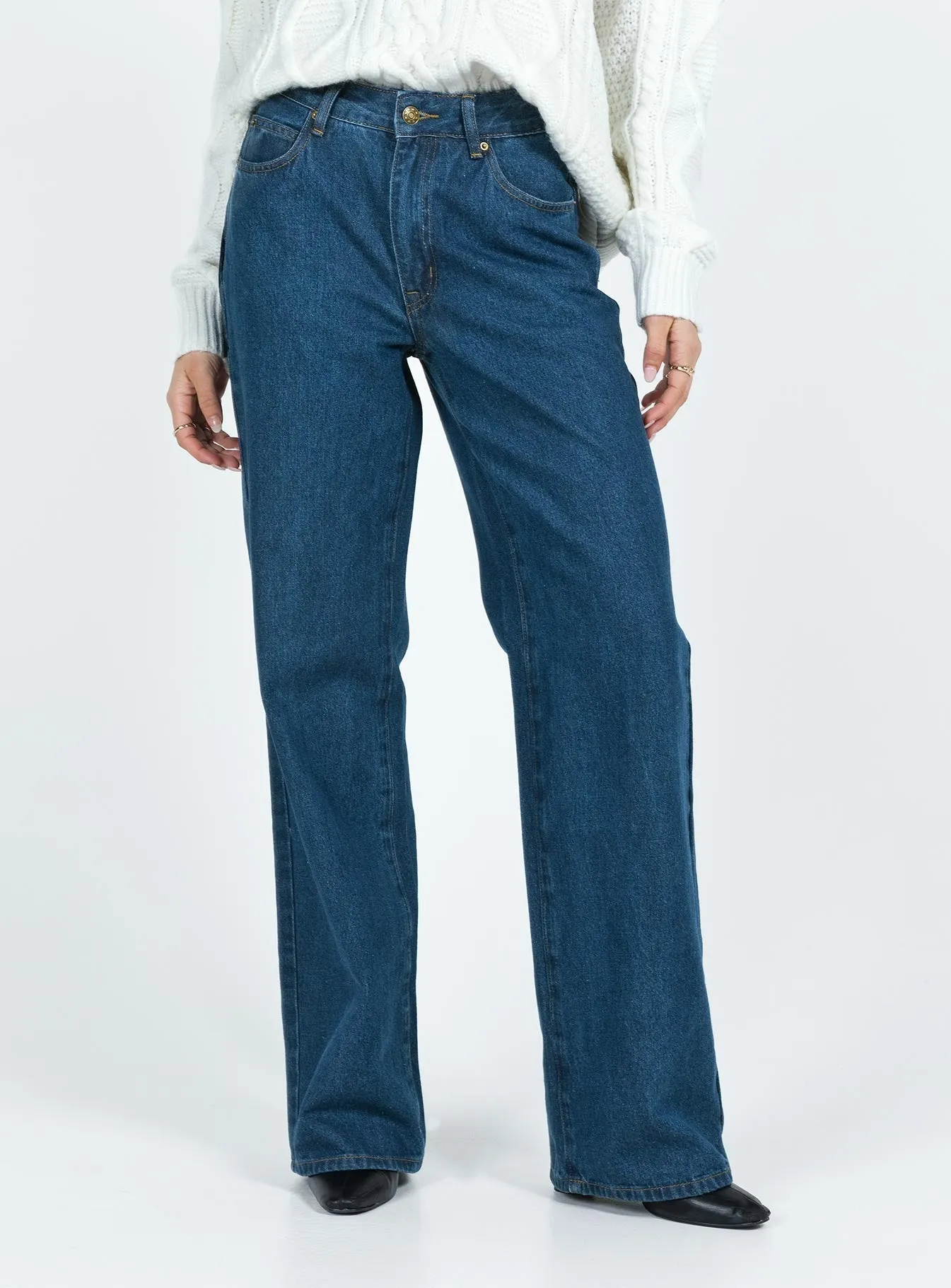 Everyday Neutral Top Model Low Rise Straight Leg Jeans Dark Denim