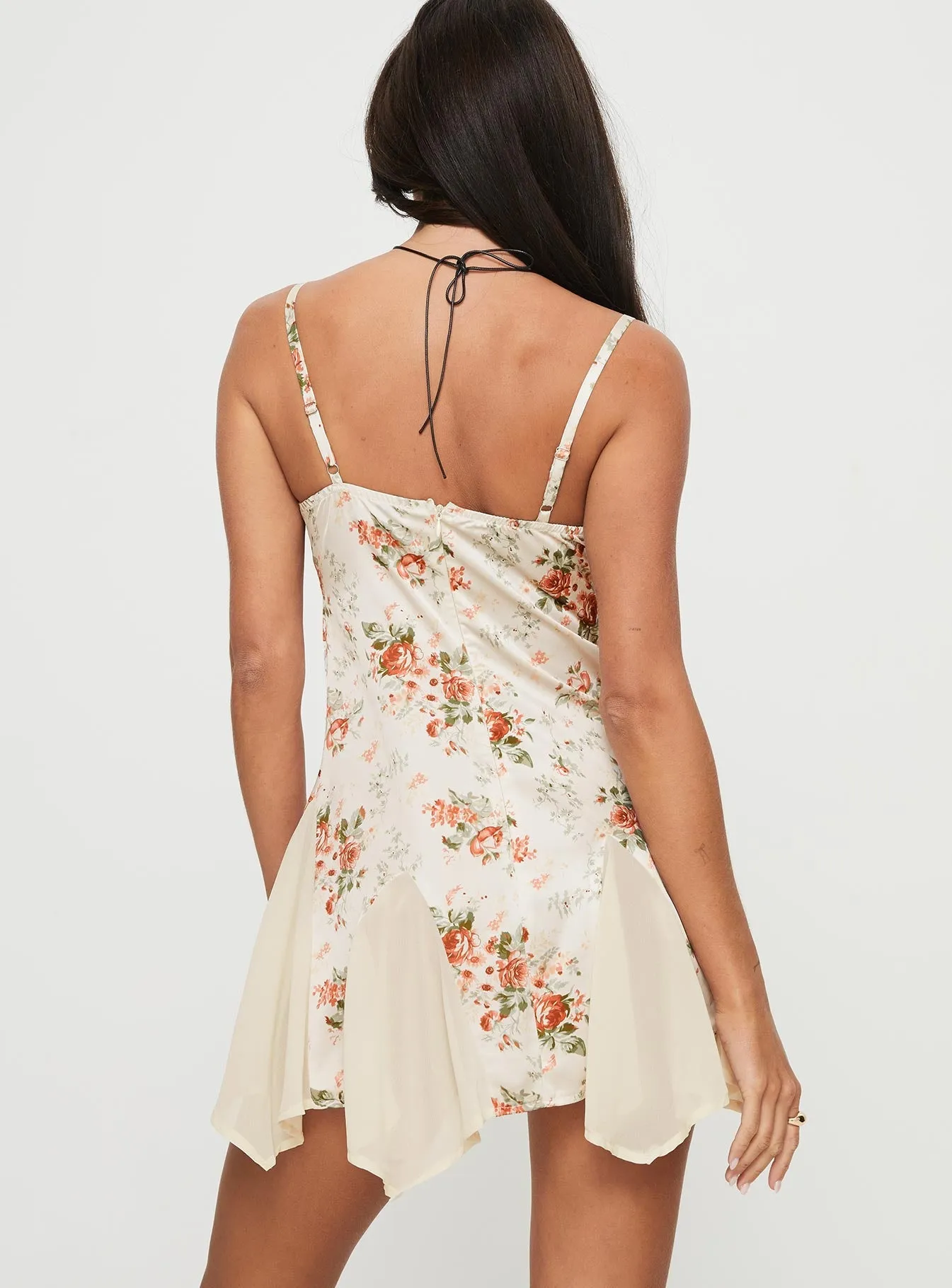 Hot Pop Model Off Lucardi Satin Mini Dress Floral