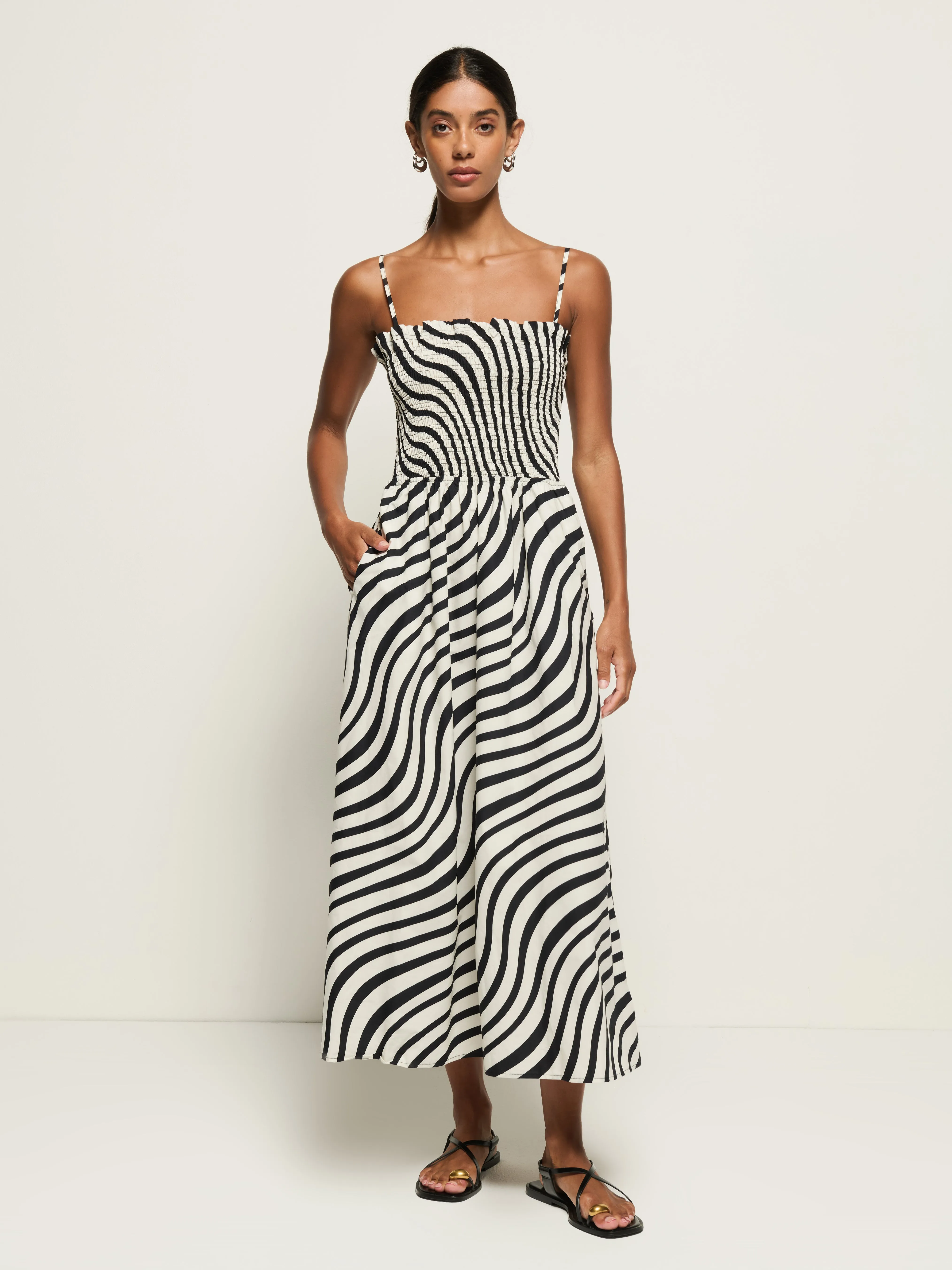 Quick Ready Classy Look Sibelle Smocked Midi