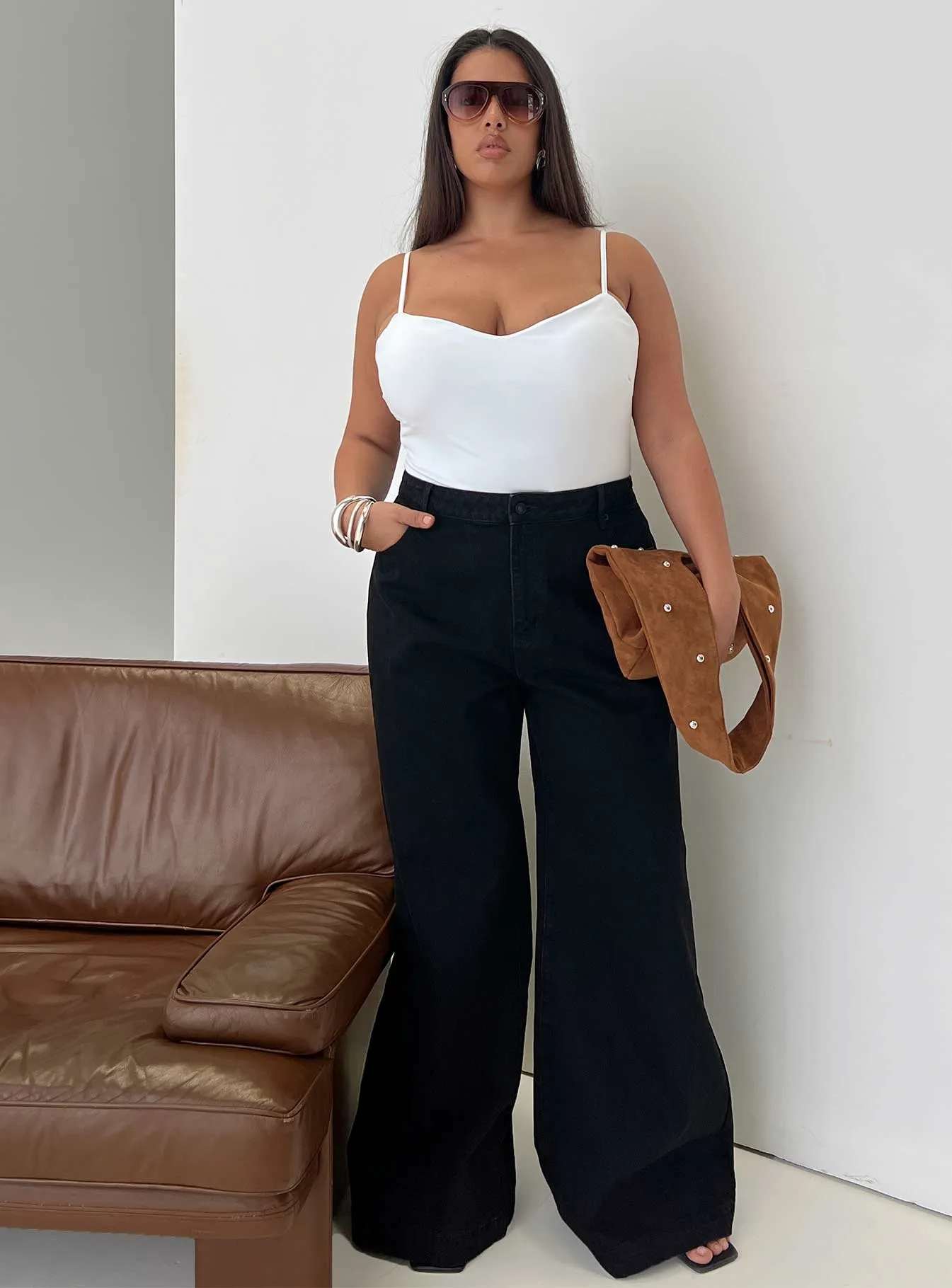 Goldie High Wide Jean True Black Curve Low Maintenance Denim Neutral Outfit Piece