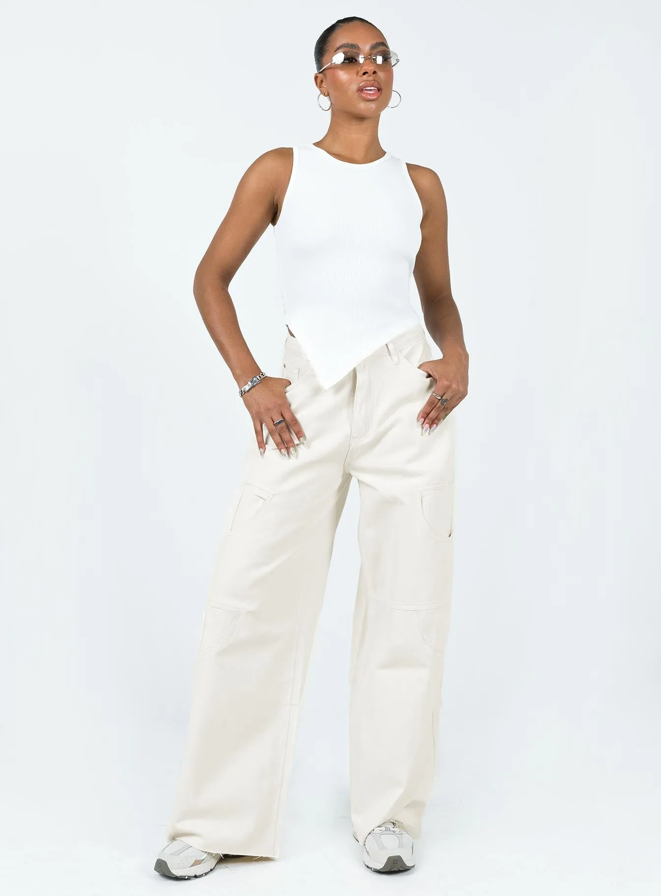Streetwear Fan Minimalist Style Meyer Wide Leg Jeans Beige