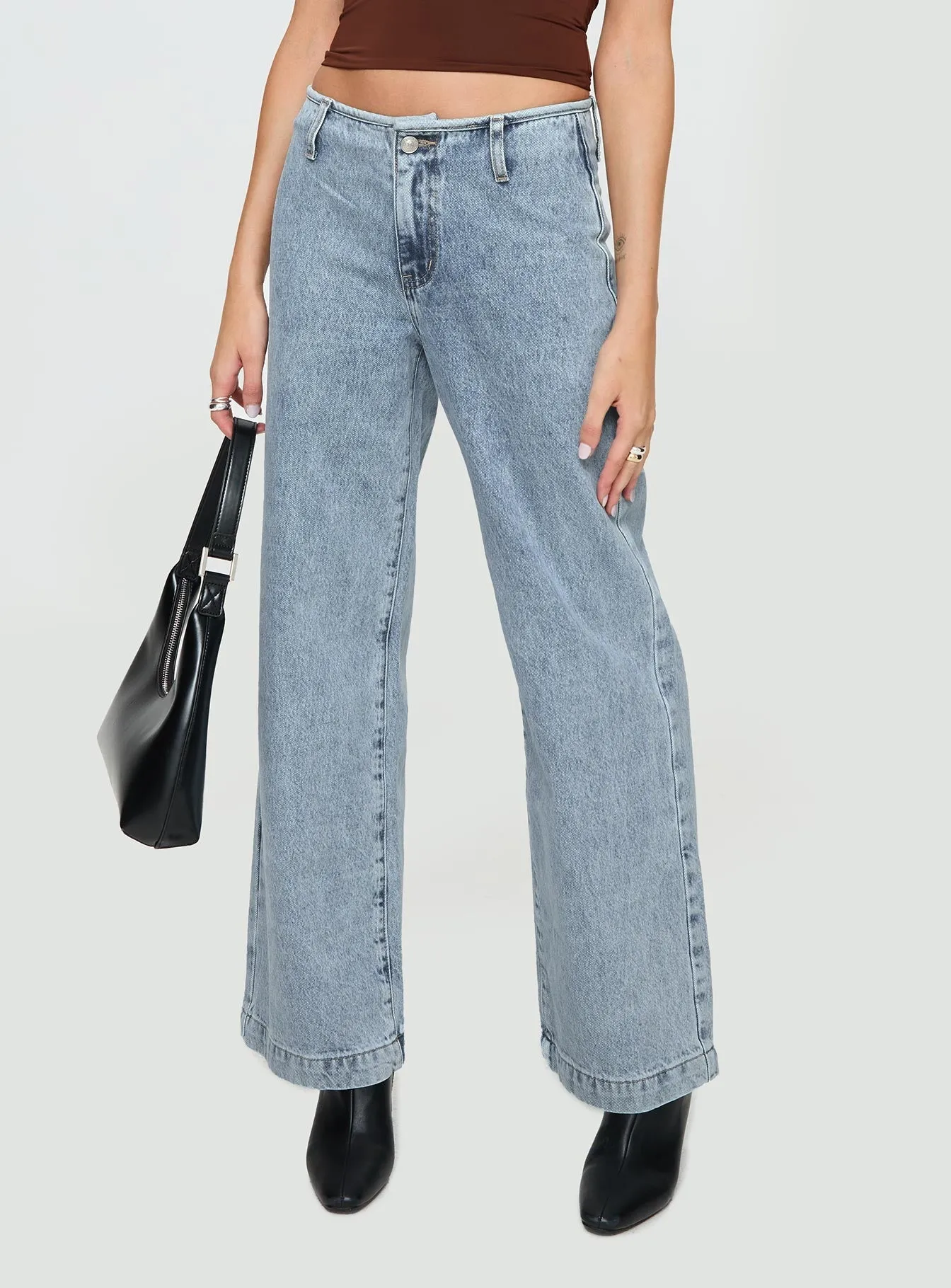 Modern Minimalist Stretch Street Vibe Thaddeus Jeans Mid Wash