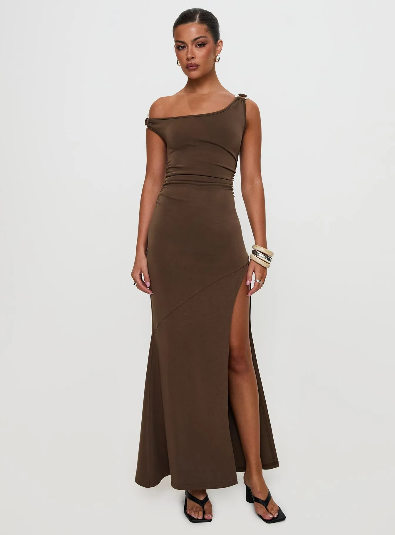 Designed to suit all body types this dress provides a flattering fit for every figure Rios One Shoulder Maxi Dress Brown
