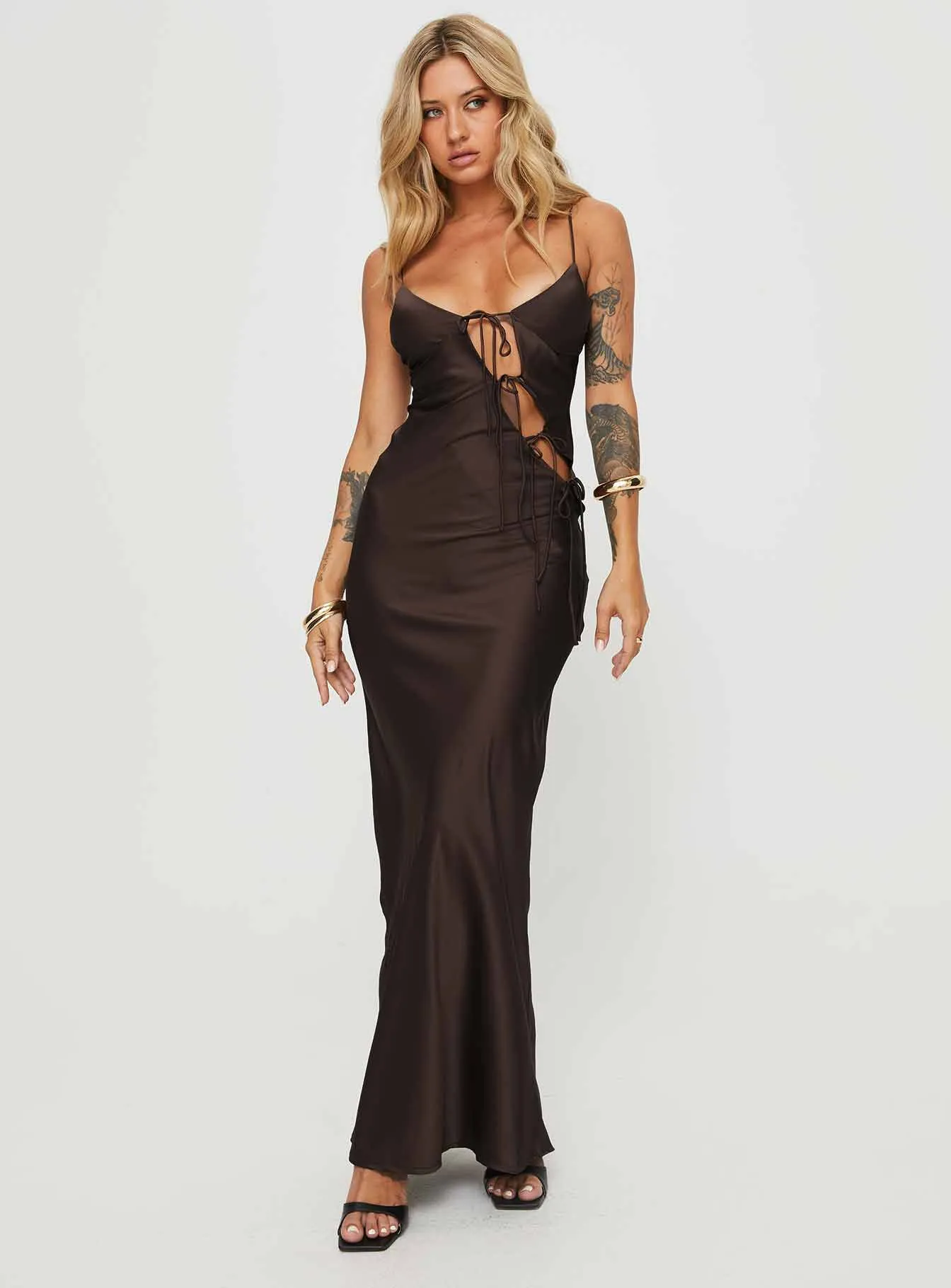 Retro Mode The classic cut of this maxi dress ensures a flattering fit for all body types About A Girl Maxi Dress Chocolate