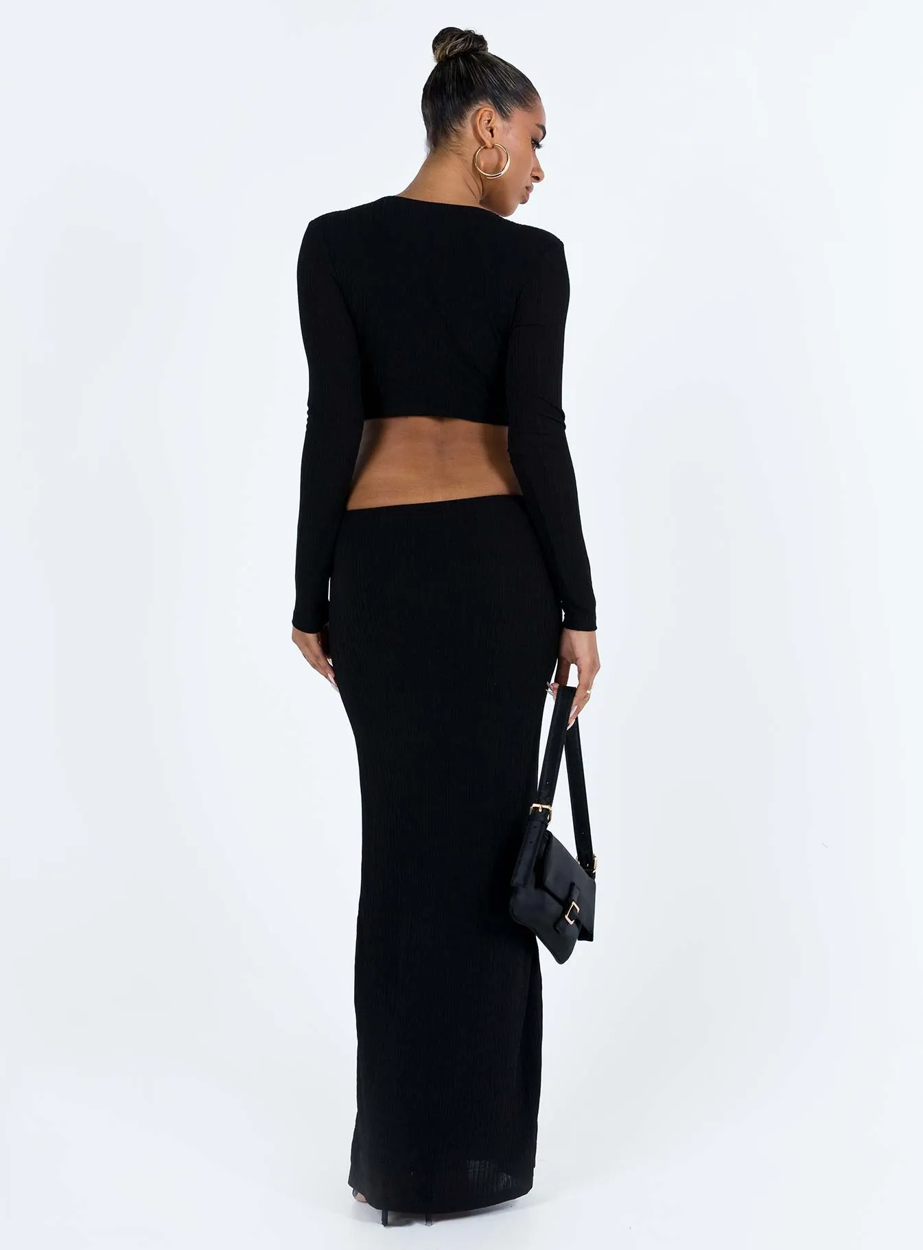 The maxi length of this dress provides full coverage while still maintaining a lightweight feel Everton Maxi Dress Black
