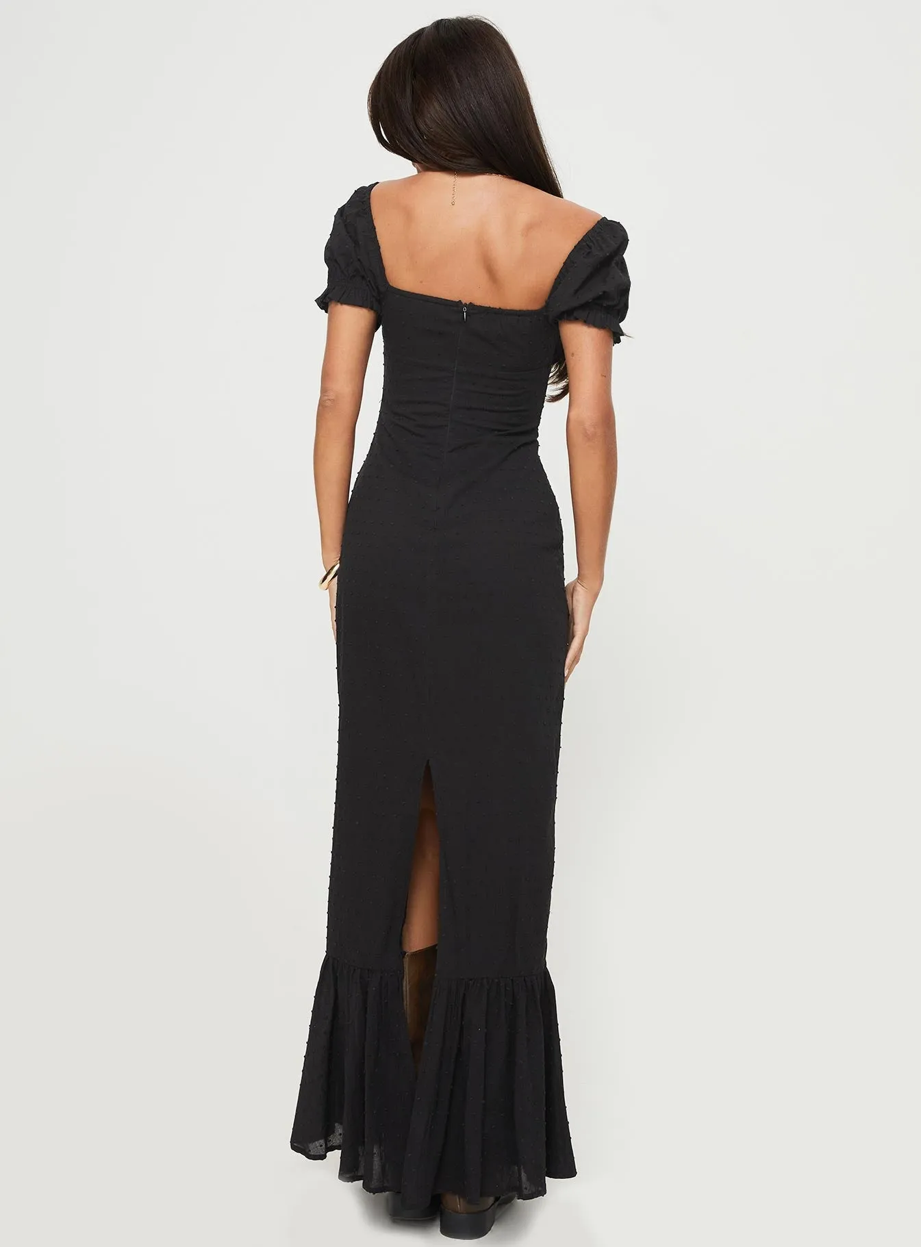 Farewell Maxi Dress Black With its soft fabric and elegant cut this dress is perfect for all-day wear