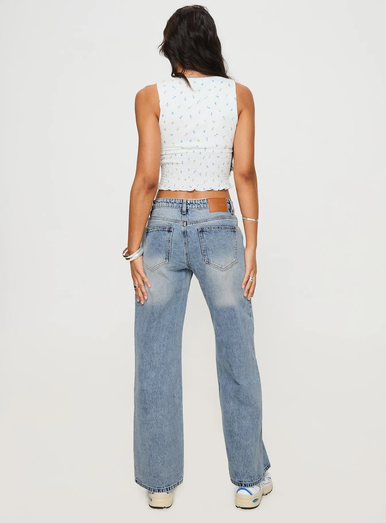 Ronine Low Rise Wide Leg Jeans Light Wash Relaxed Style Neutral