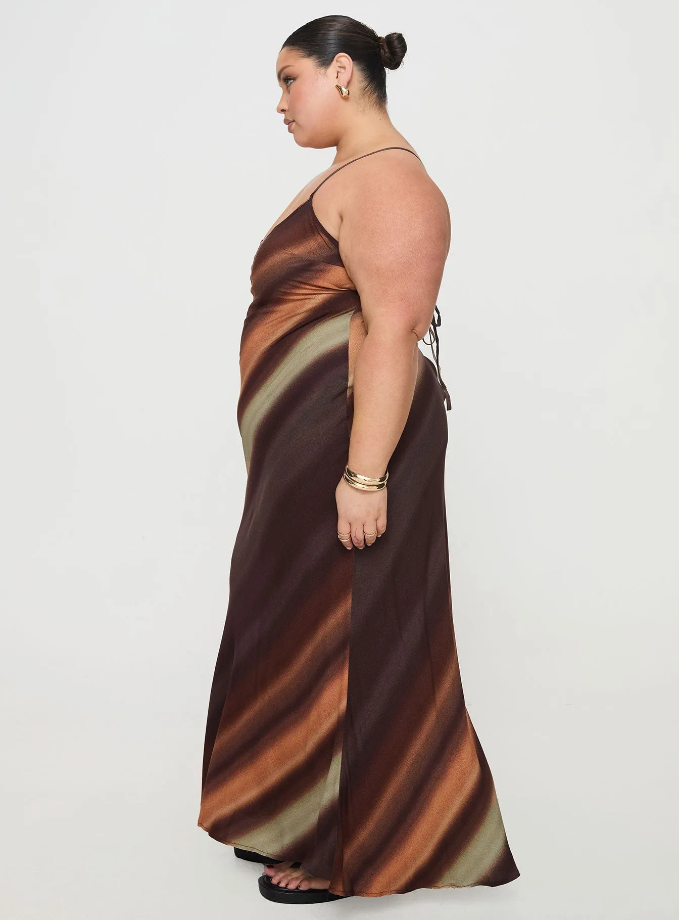 This dress offers an elegant and refined look for any event or casual outing Otillie Maxi Dress Brown Multi Curve