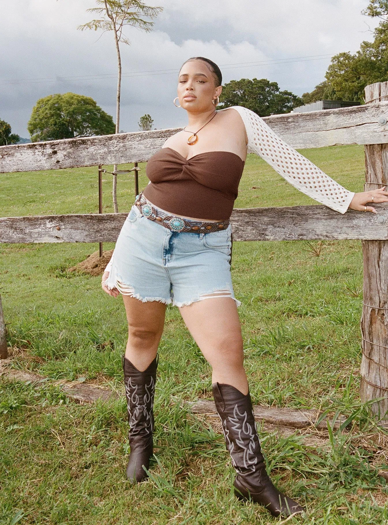 Kallista Top Brown Curve Lightweight Layering Option