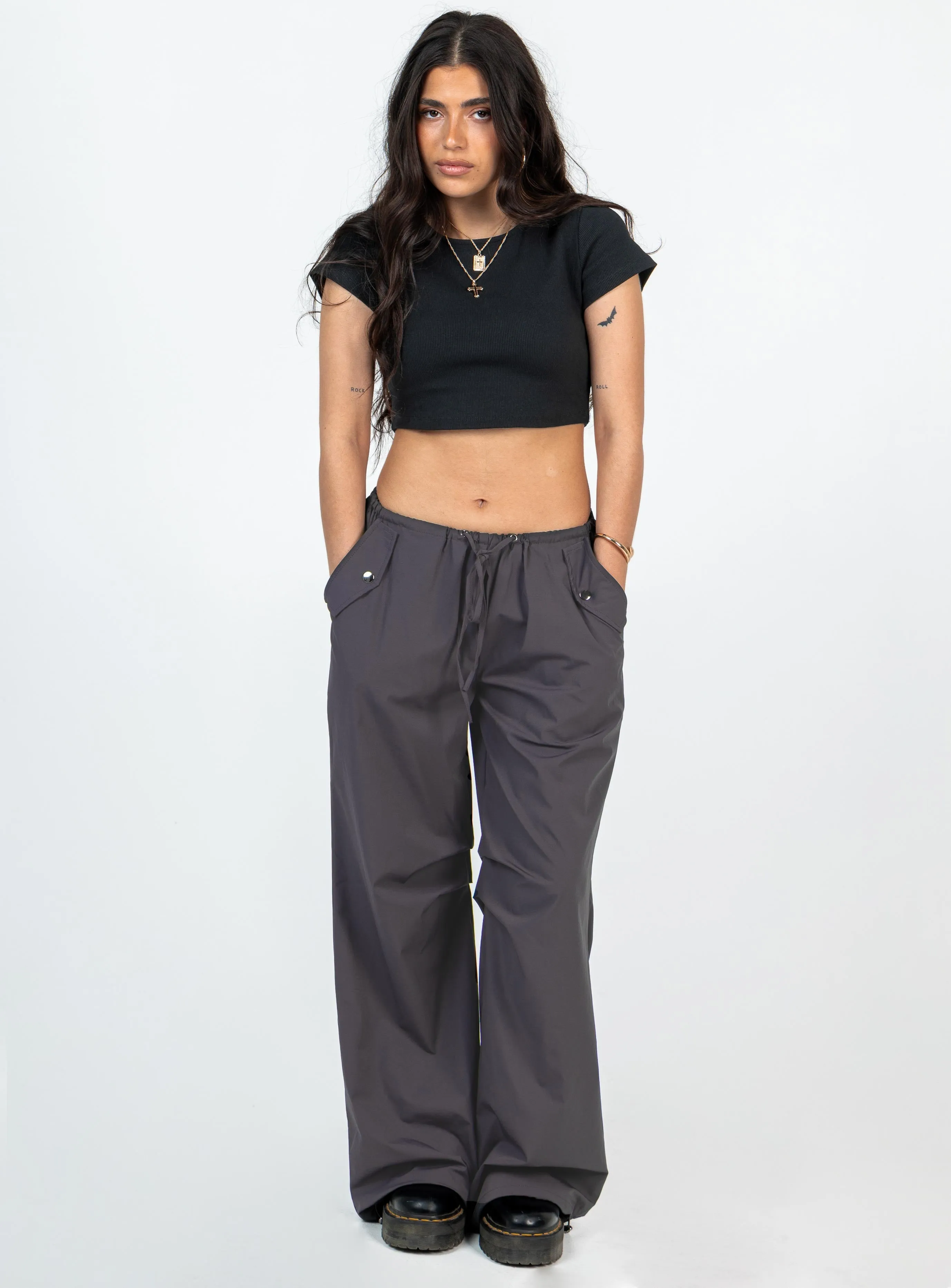 Classic Crop Tee Black Petite Casual Vibe Wear Sports Outfit